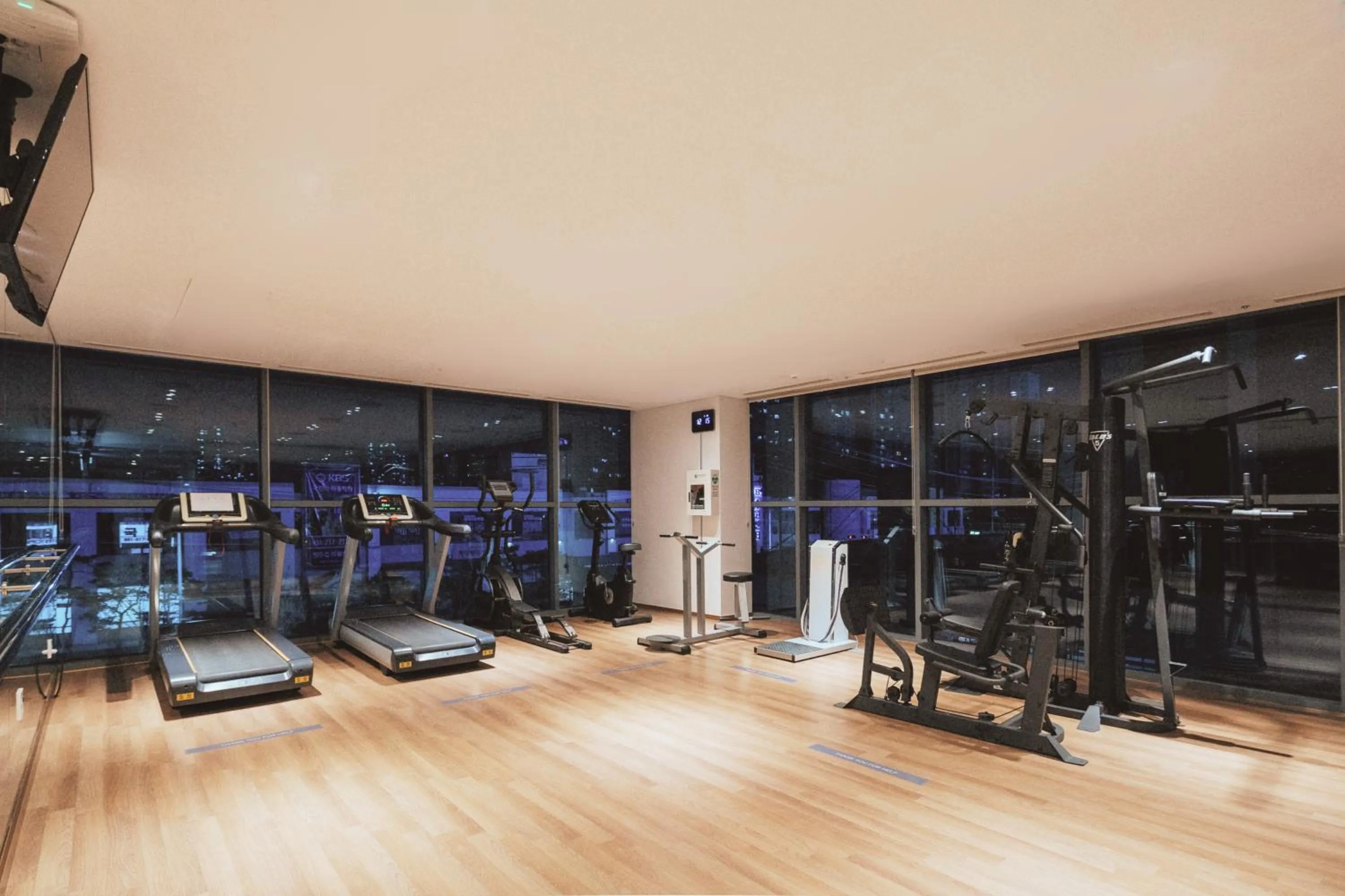 Fitness centre/facilities in Homes Stay Suwon