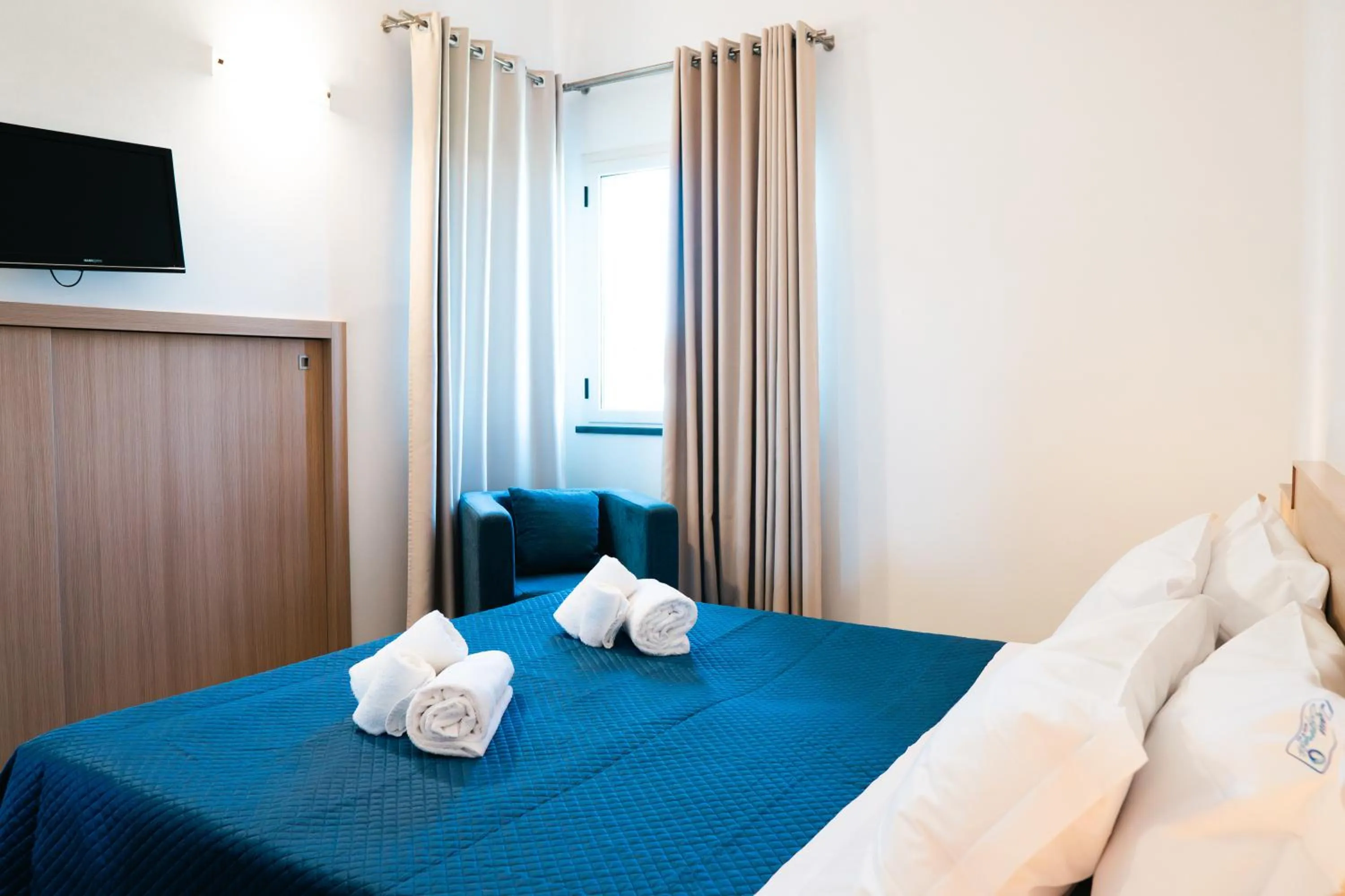 Photo of the whole room, Bed in RESIDENCE ARCHIMEDE