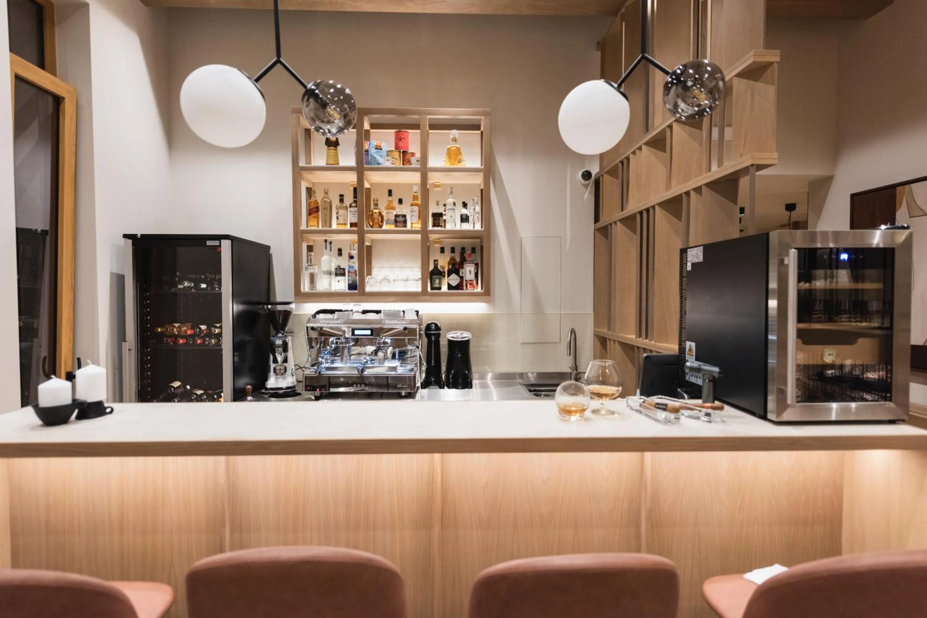 Lounge or bar in Revi Mountain Resort Boutique Hotel