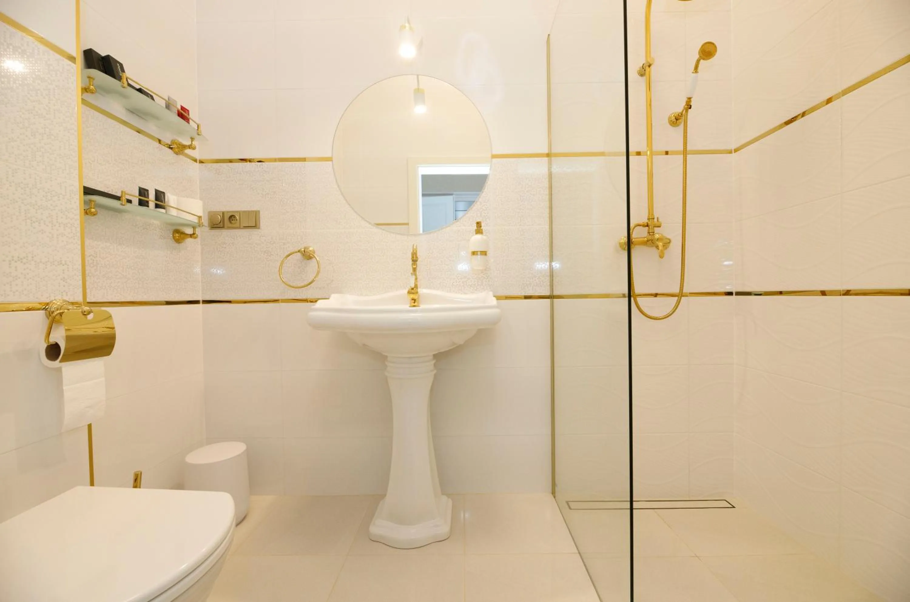 Shower in Zámek Kvasetice