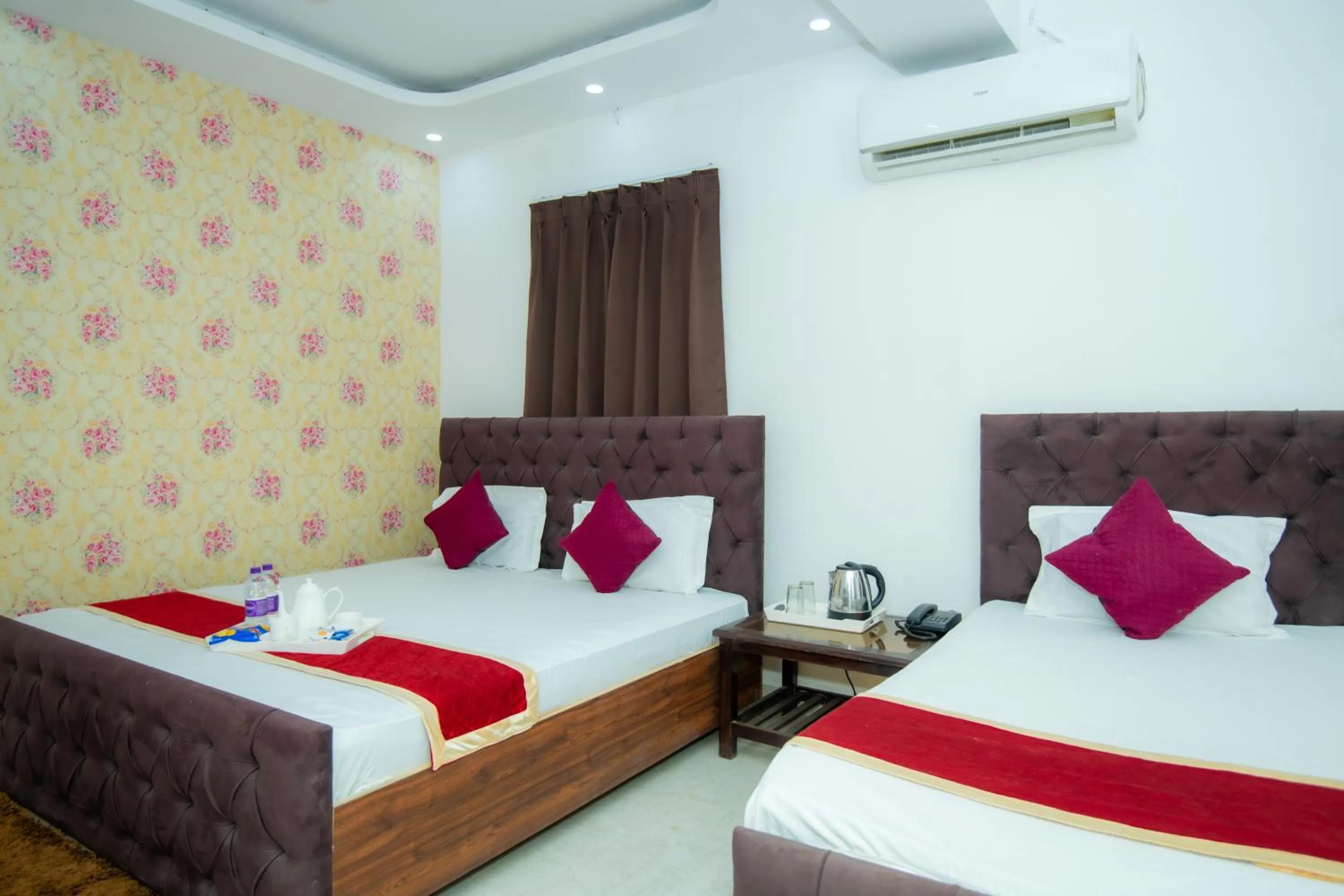 Bed in Hotel Blossom