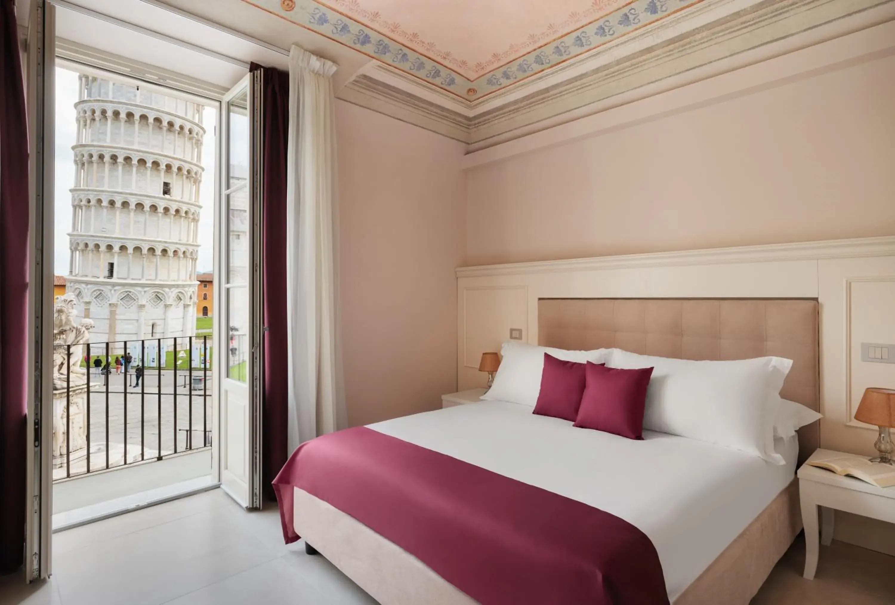 Double Room with Balcony and View in Prato dei Miracoli Residenza d'Epoca Double Room with Balcony and View in Prato dei Miracoli Residenza d'Epoca