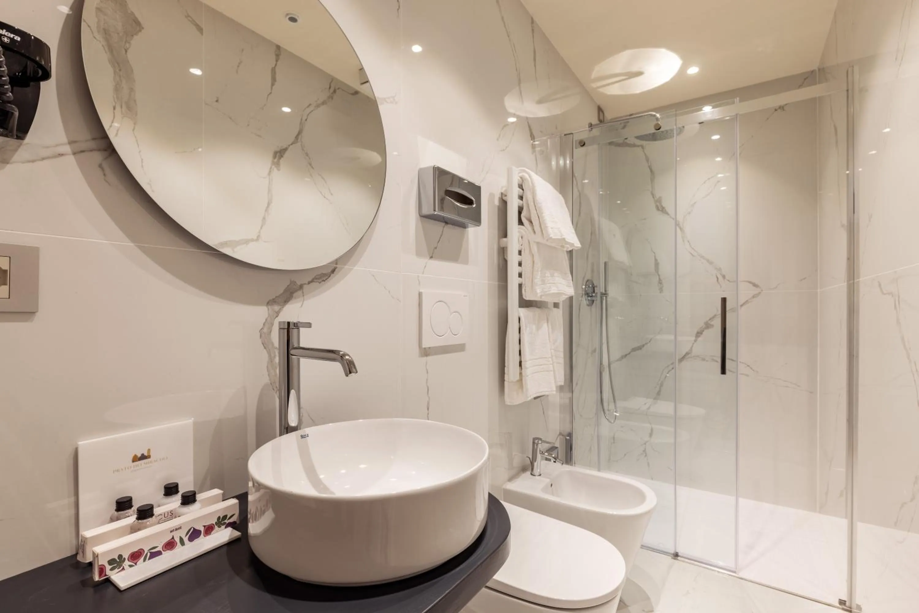 Bathroom in Prato dei Miracoli Residenza d'Epoca