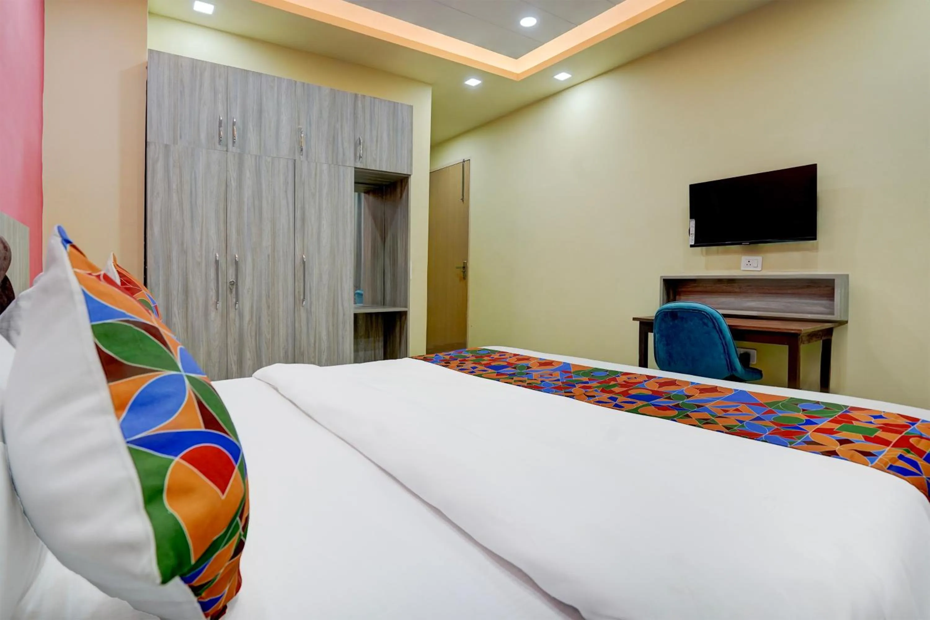 Bed in FabHotel Sky - Nr Sapphire 83 Mall, Manesar