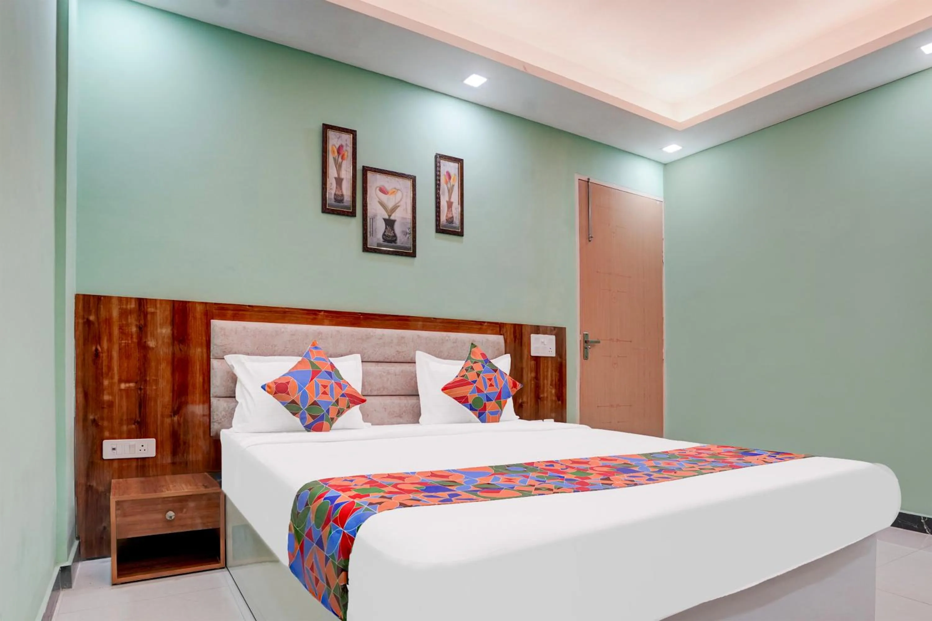 Bed in FabHotel Sky - Nr Sapphire 83 Mall, Manesar
