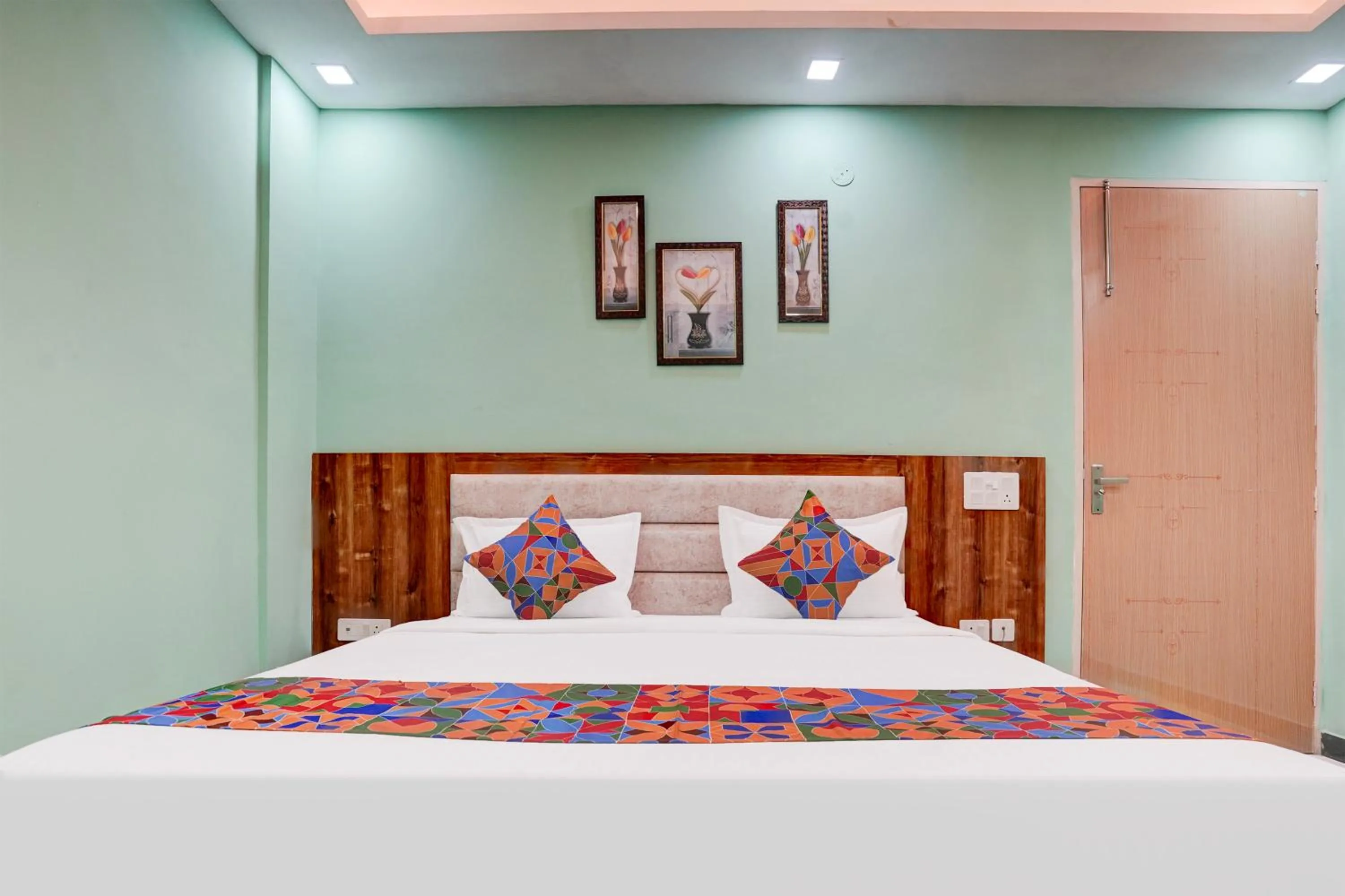 Bed in FabHotel Sky - Nr Sapphire 83 Mall, Manesar