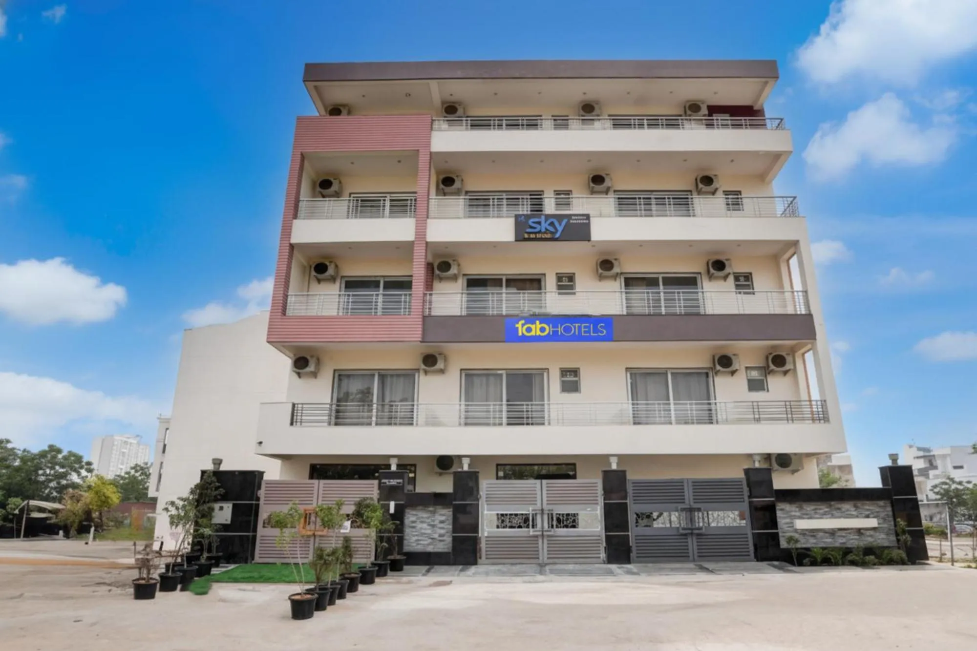 Property building in FabHotel Sky - Nr Sapphire 83 Mall, Manesar