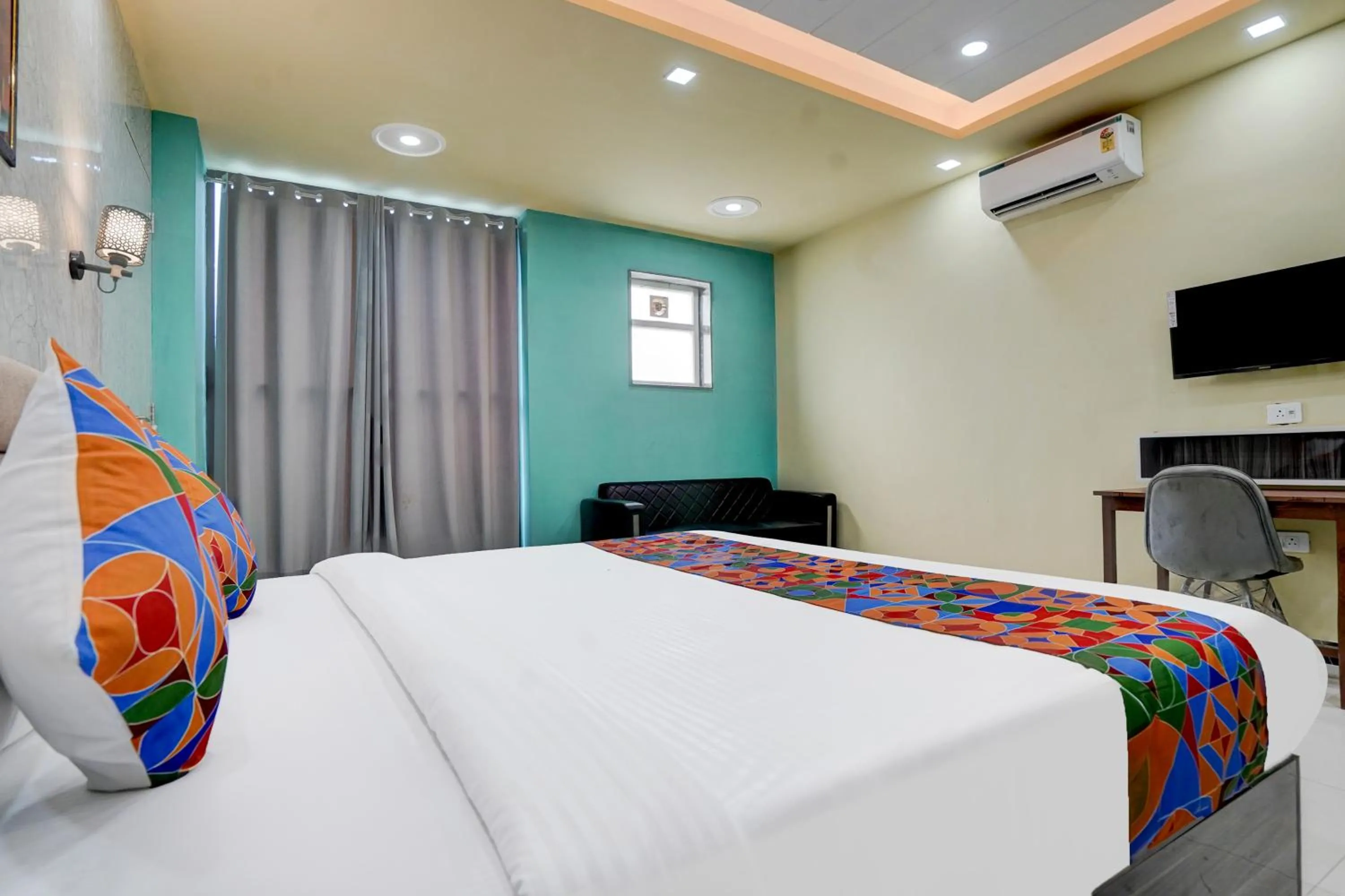 Bed in FabHotel Sky - Nr Sapphire 83 Mall, Manesar