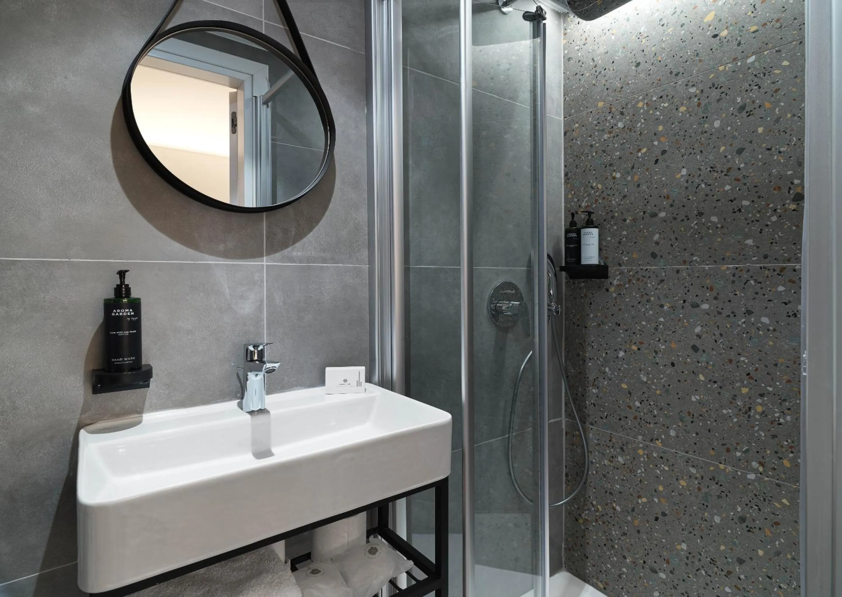 Bathroom in Le Vert Suites Platres