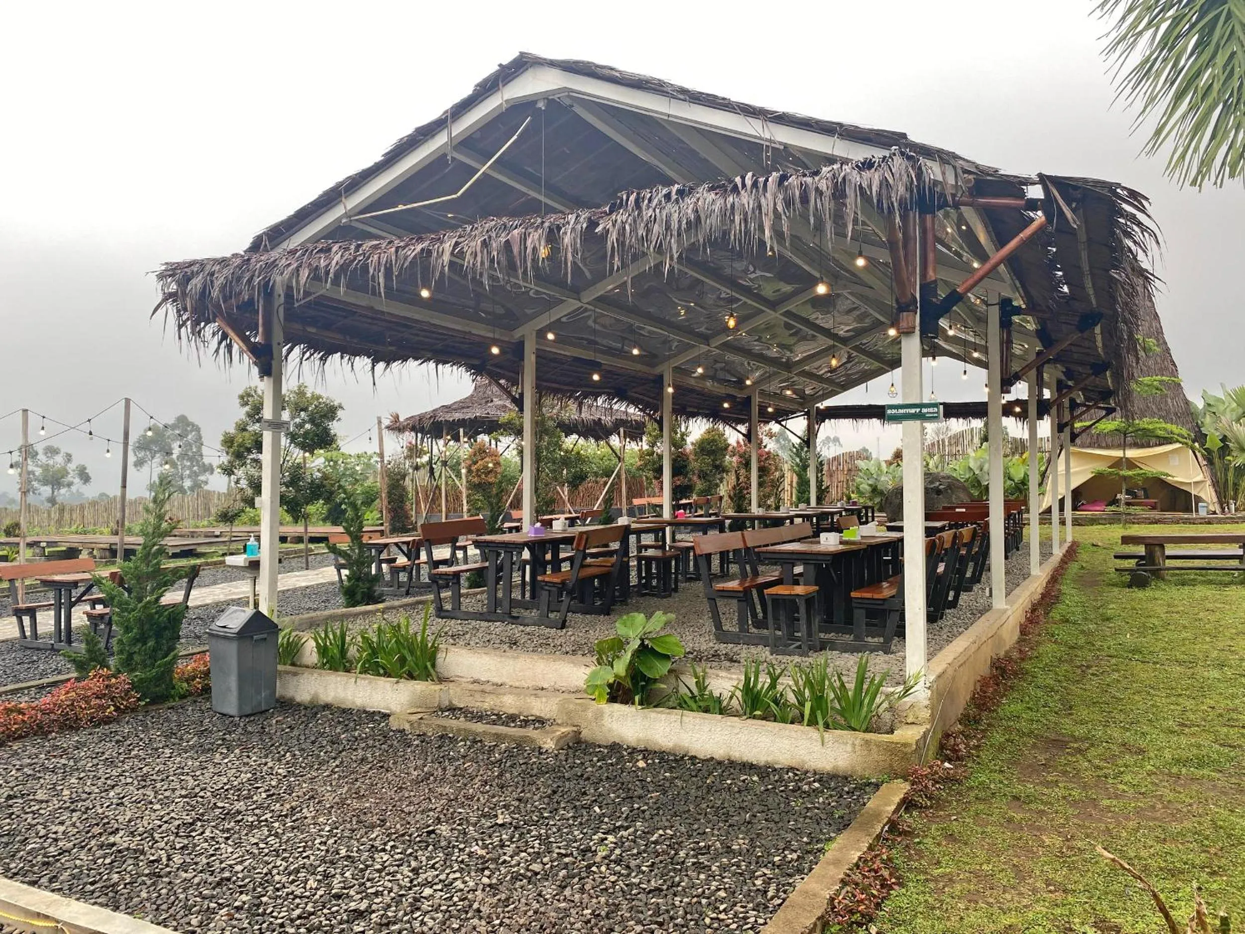 Restaurant/places to eat in Buana Glamping