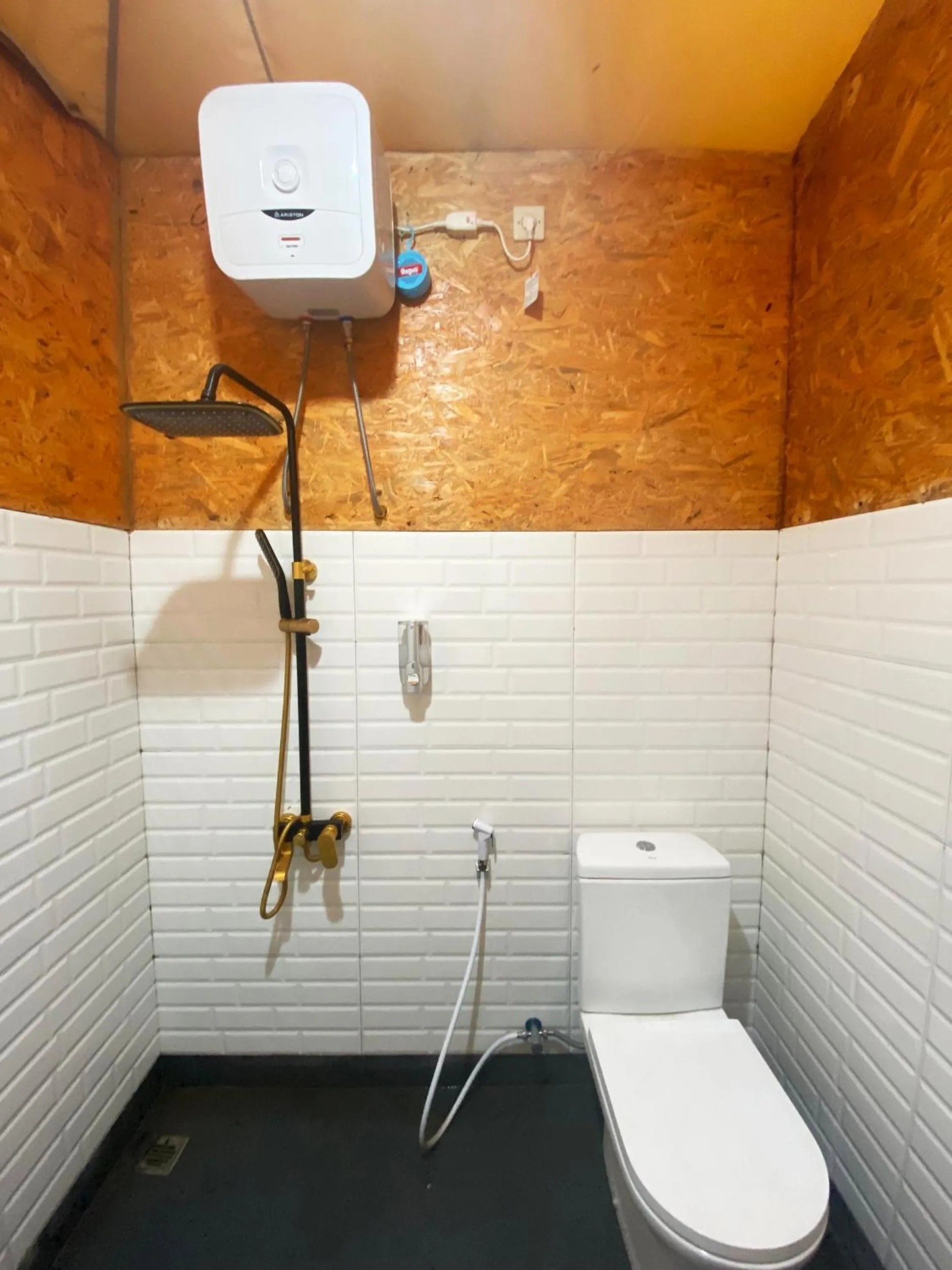 Shower in Buana Glamping