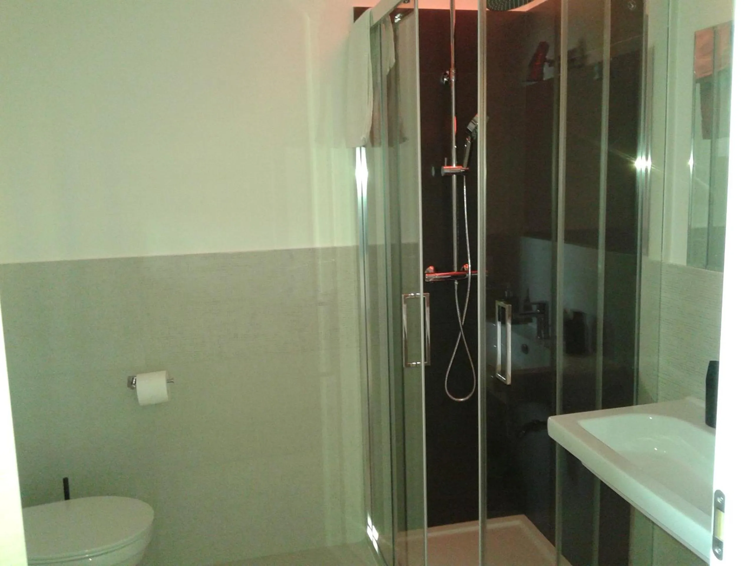 Shower in I Gelsomini