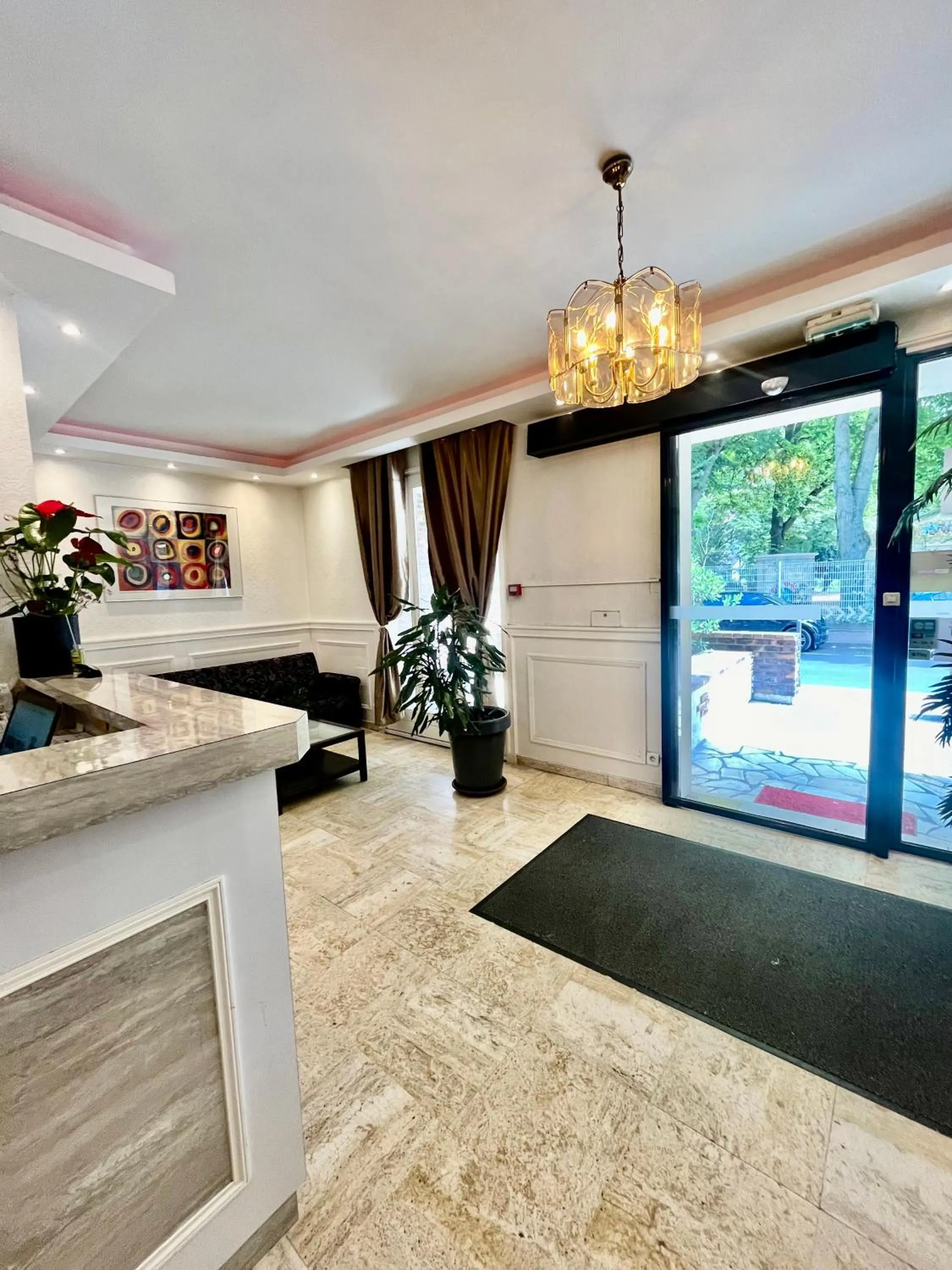 Lobby or reception in HOTEL DU PARC
