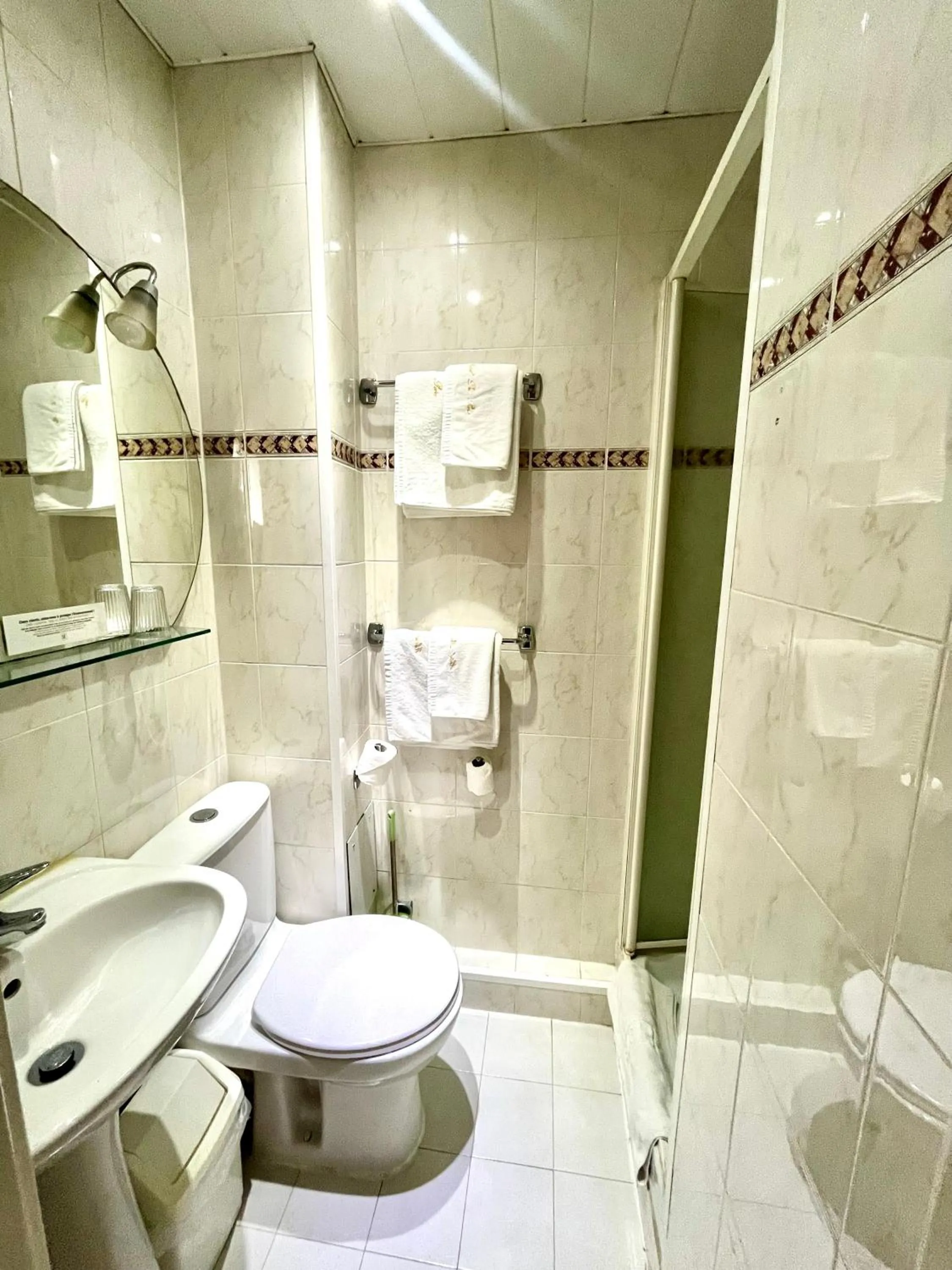 Bathroom in HOTEL DU PARC