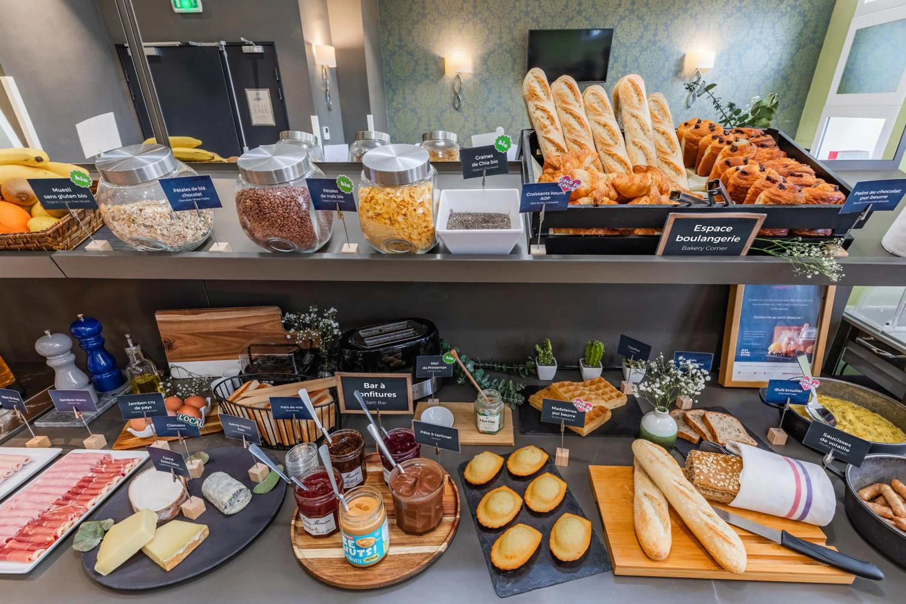 Breakfast in Appart'City Collection Paris Vélizy