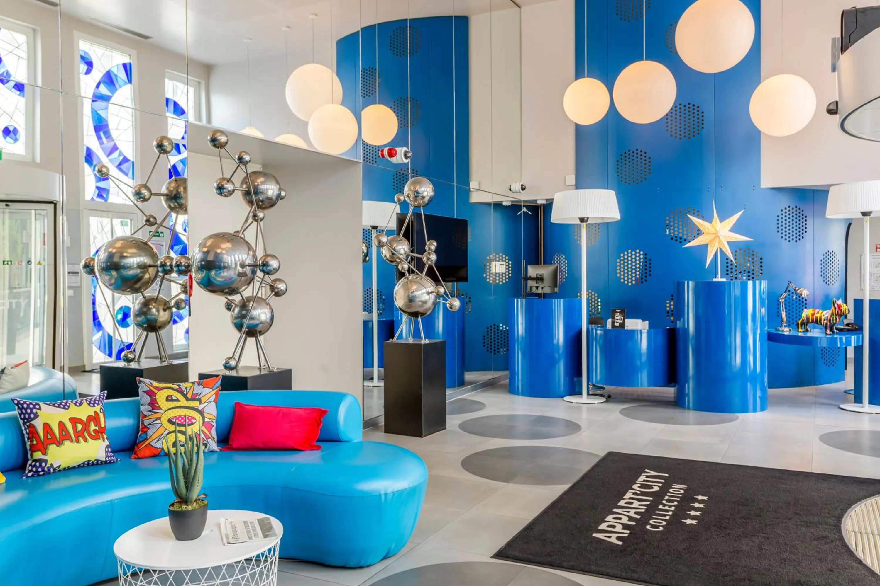 Facade/entrance in Appart'City Collection Paris Vélizy