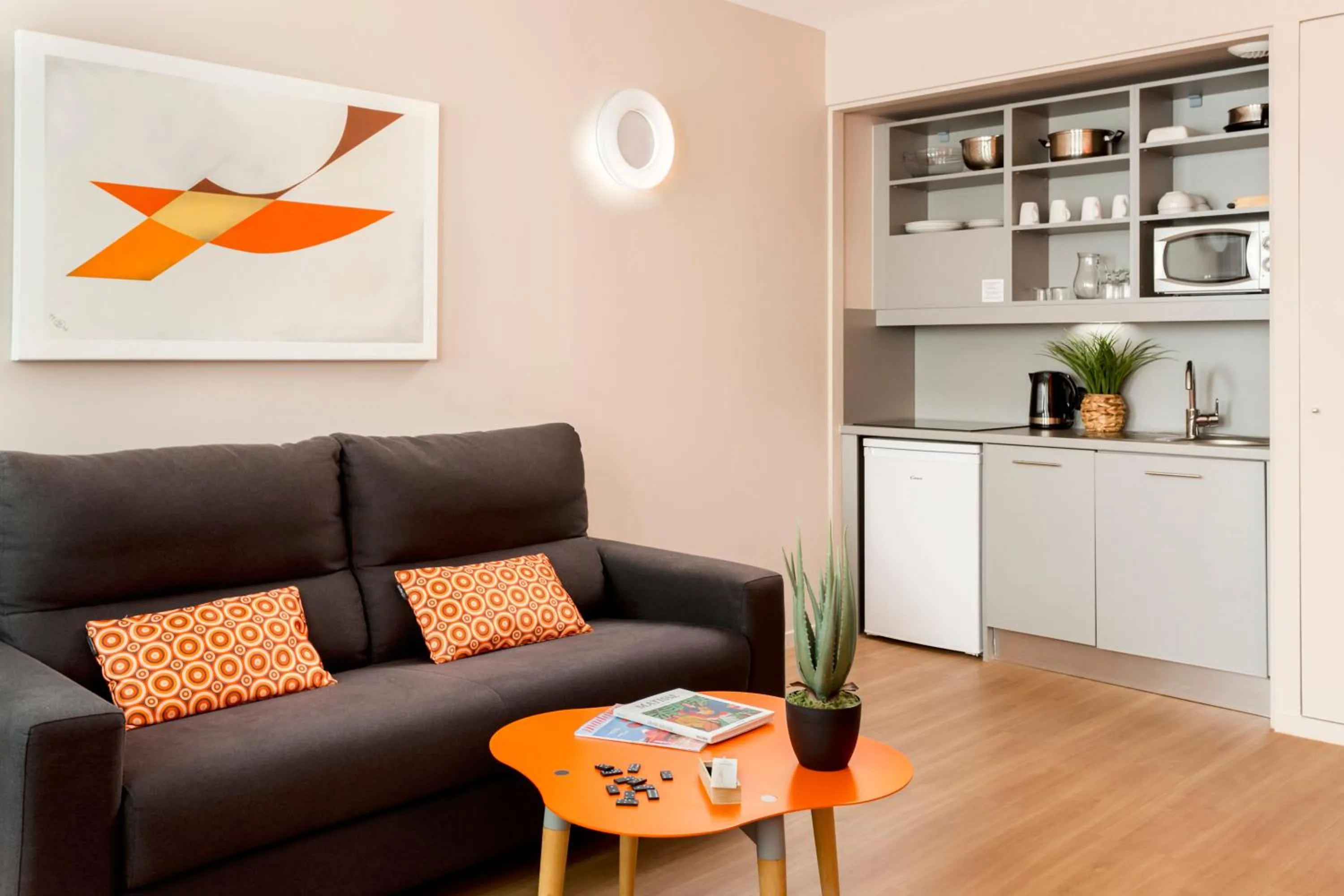 Kitchen or kitchenette in Appart'City Collection Paris Vélizy