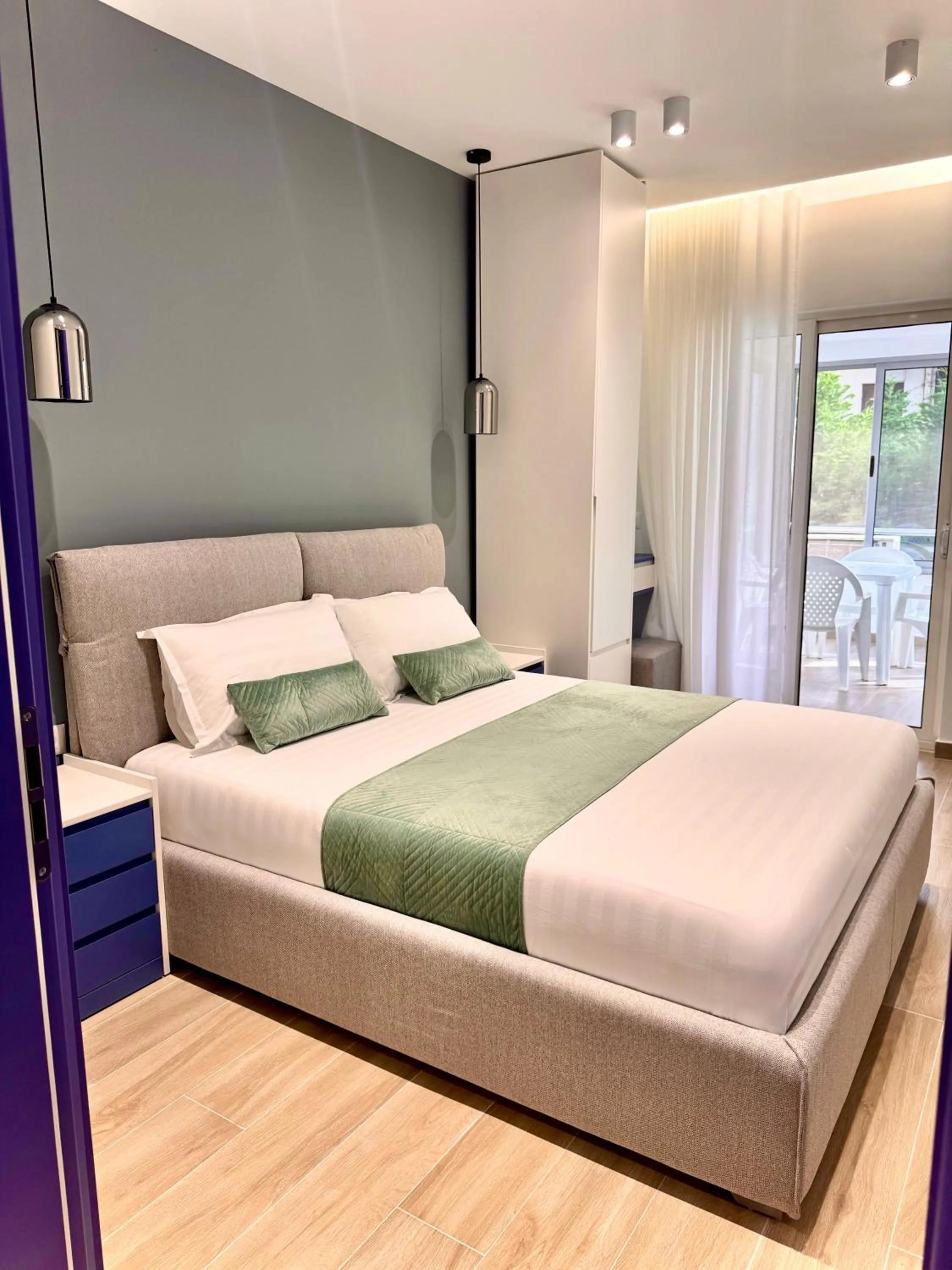 Bedroom, Bed in Elite Apartments