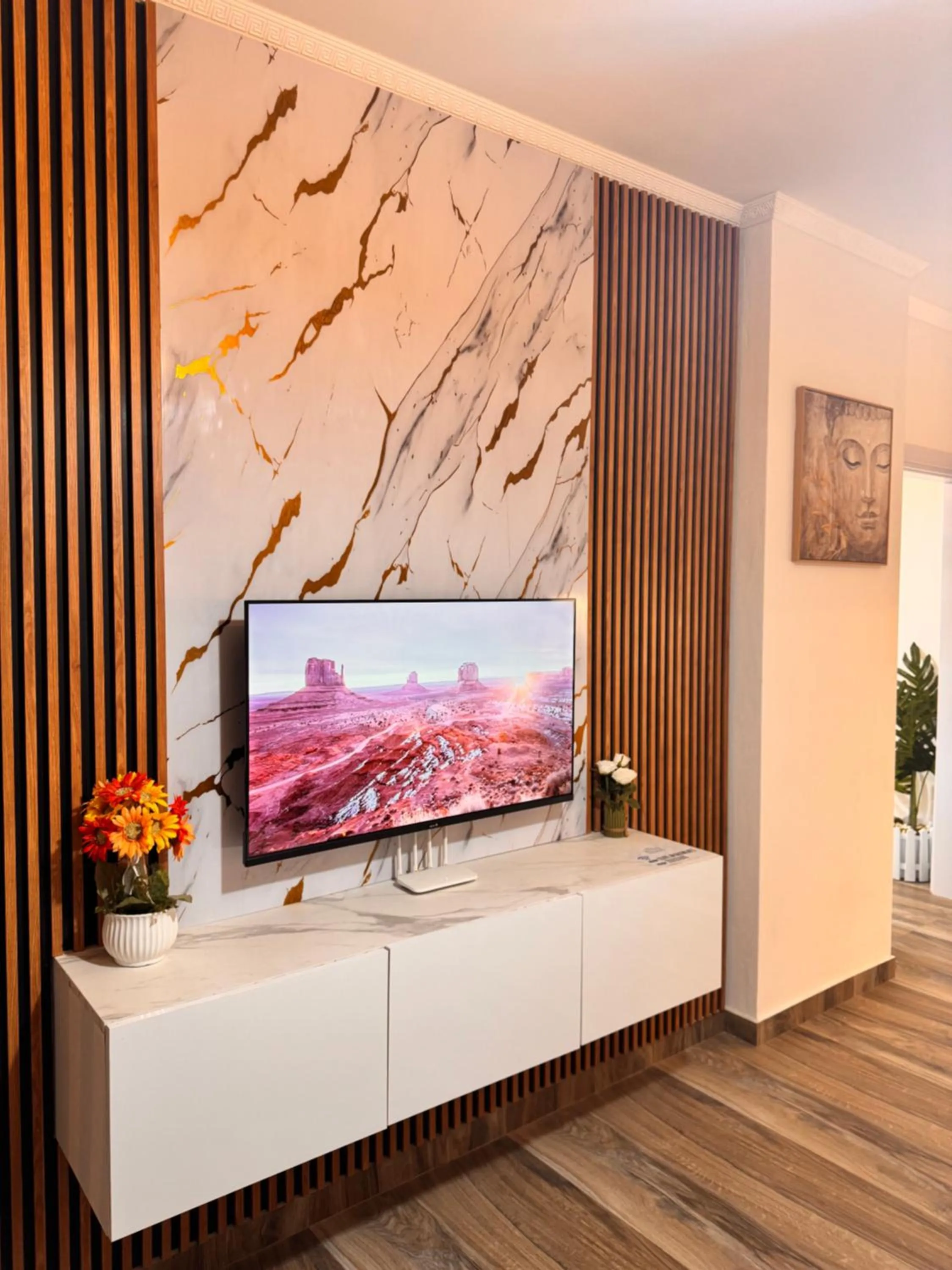 Communal lounge/ TV room in Elite Apartments