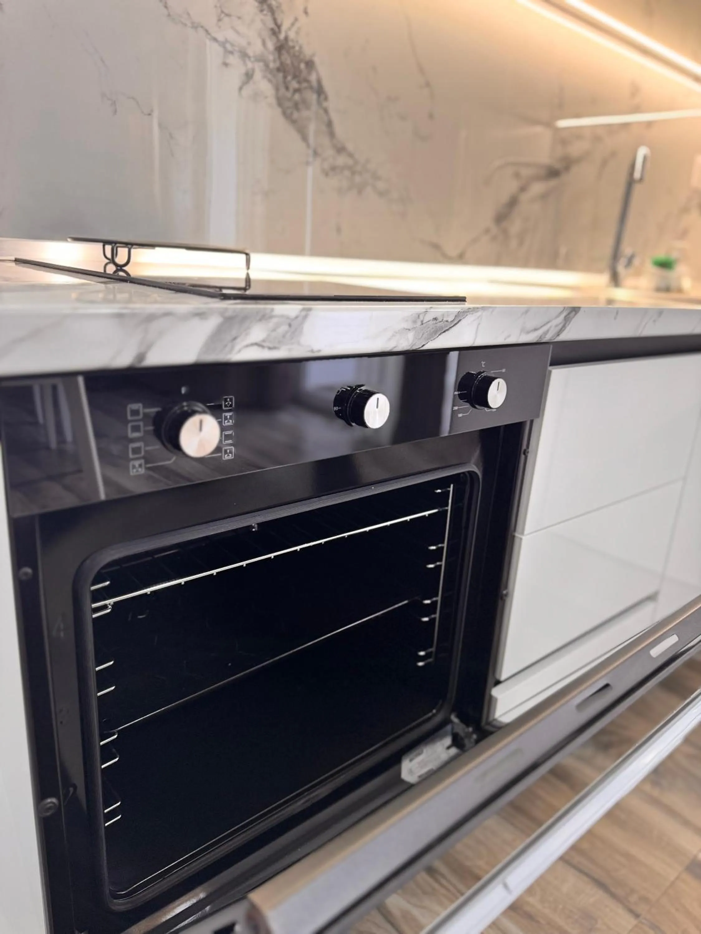 Kitchen or kitchenette in Elite Apartments