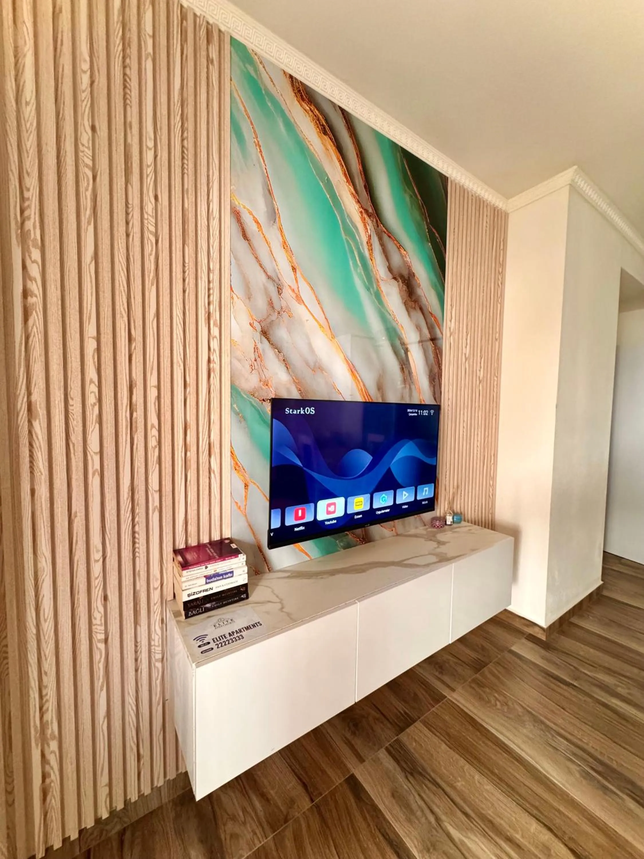 Communal lounge/ TV room in Elite Apartments