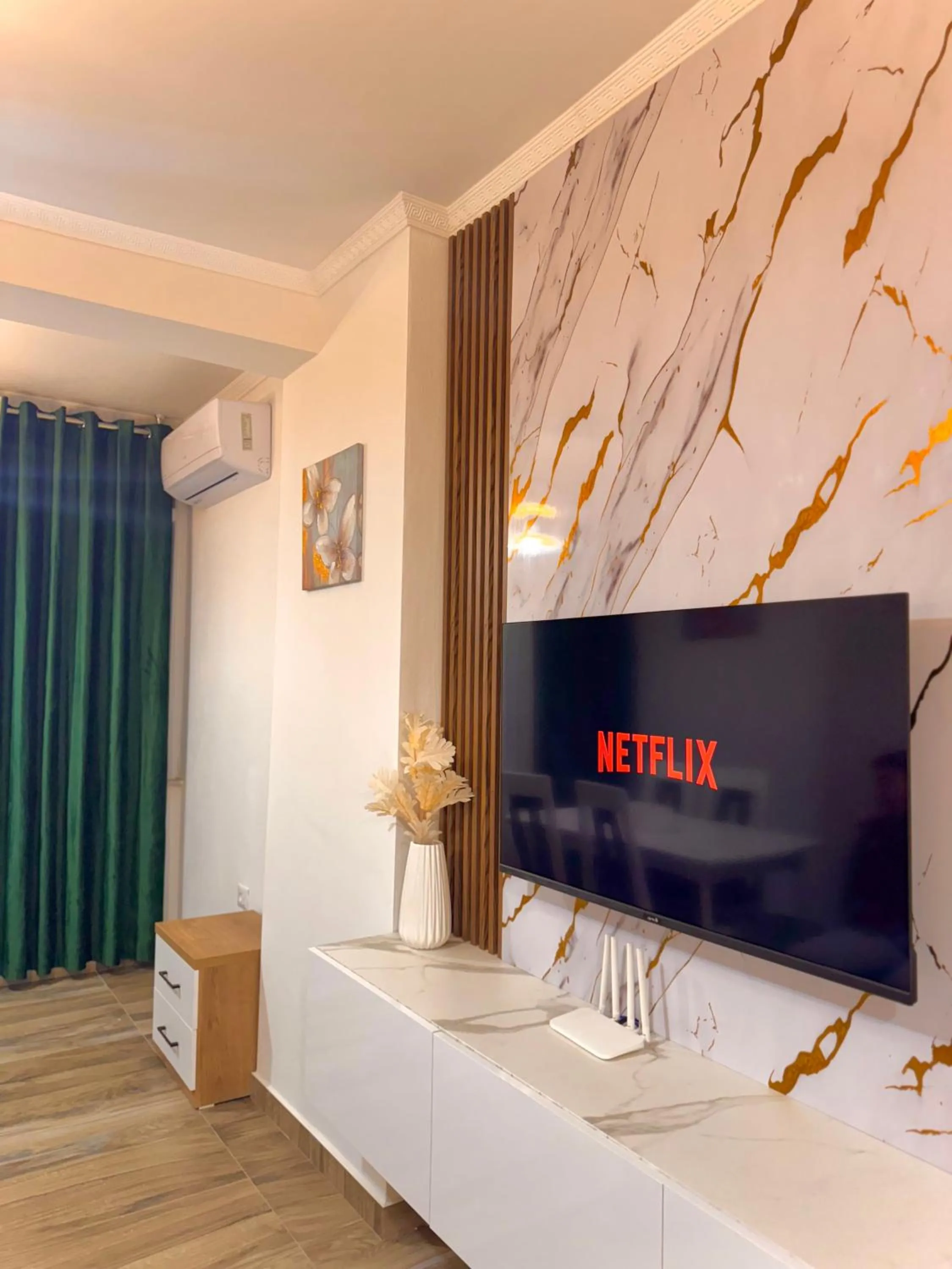 TV and multimedia in Elite Apartments