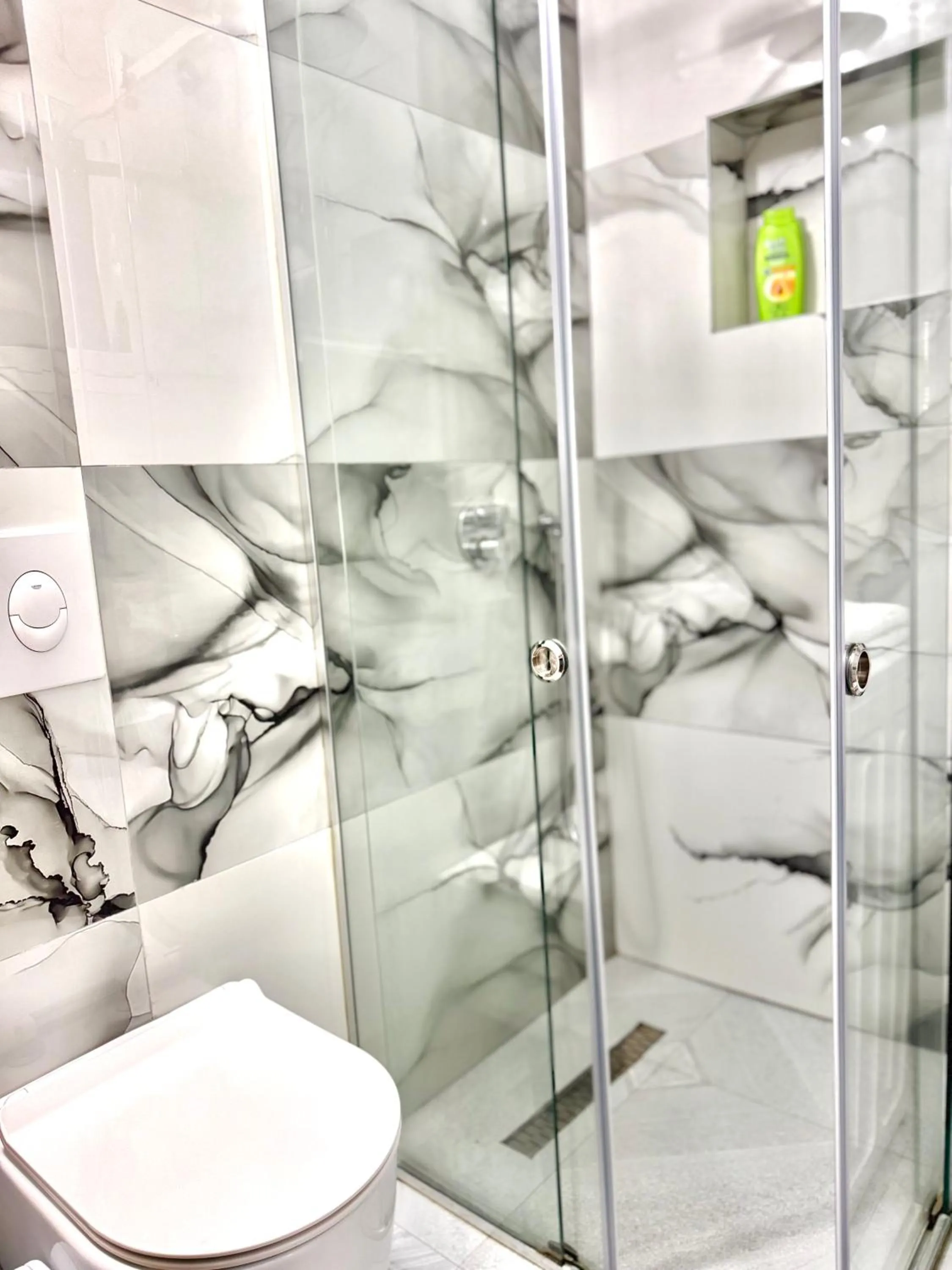 Shower in Elite Apartments