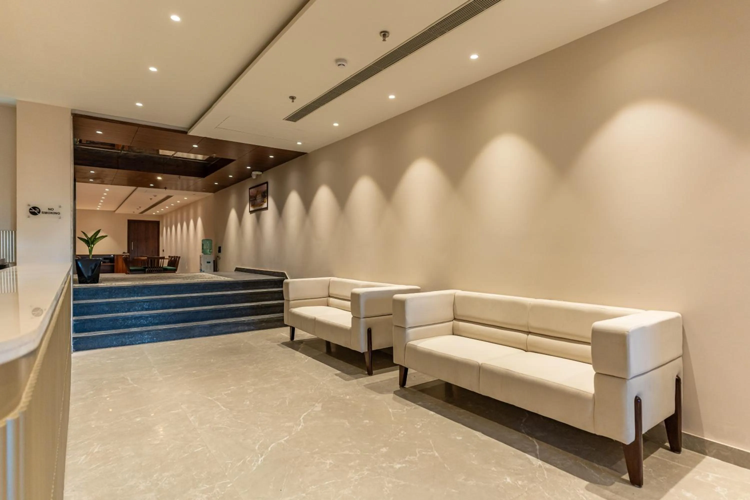 Living room in City Klyde Inn