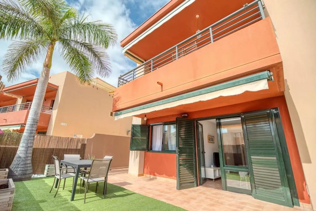 Property building in Piso para vacaciones familiares
