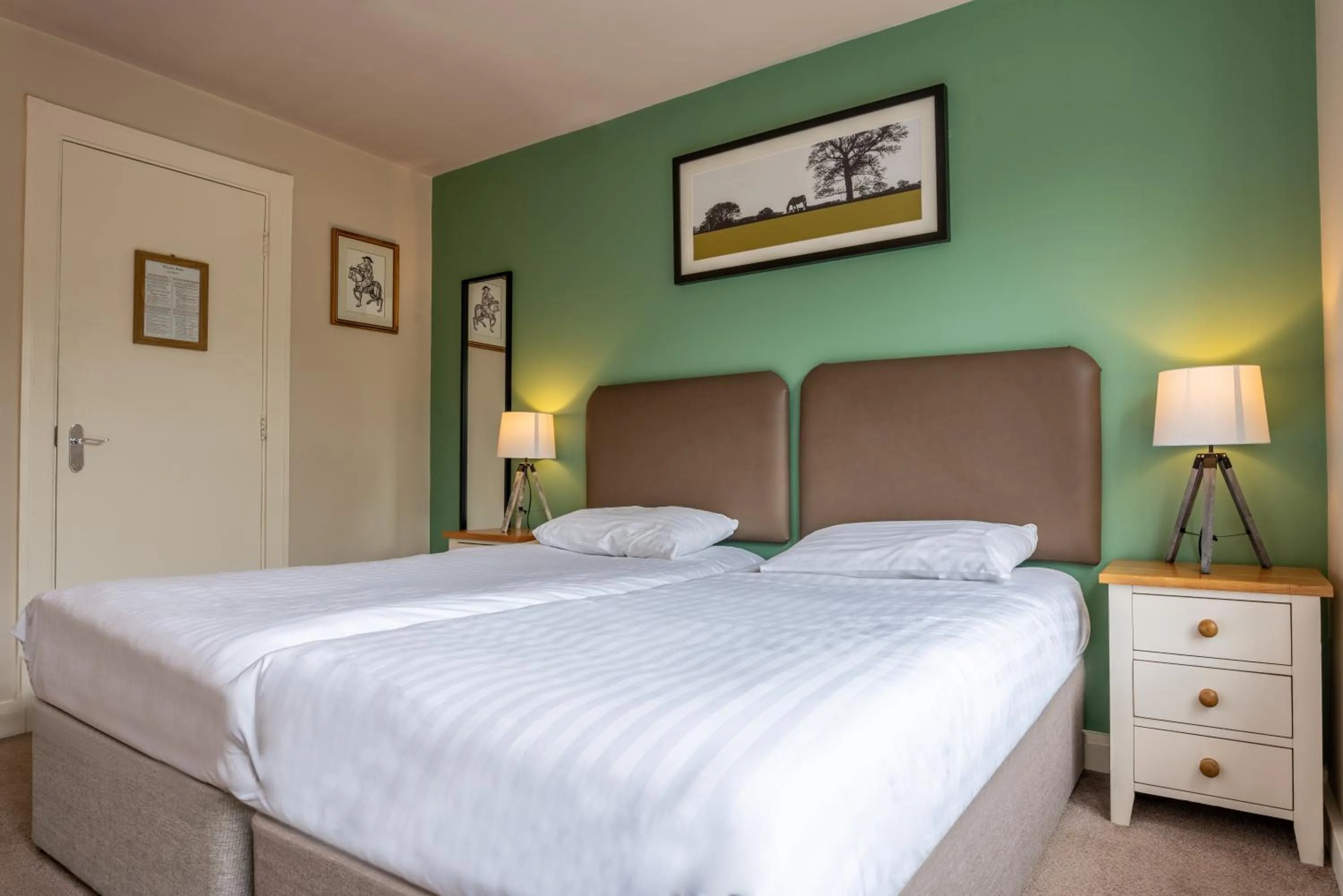 Bedroom, Bed in The Millers Arms Inn