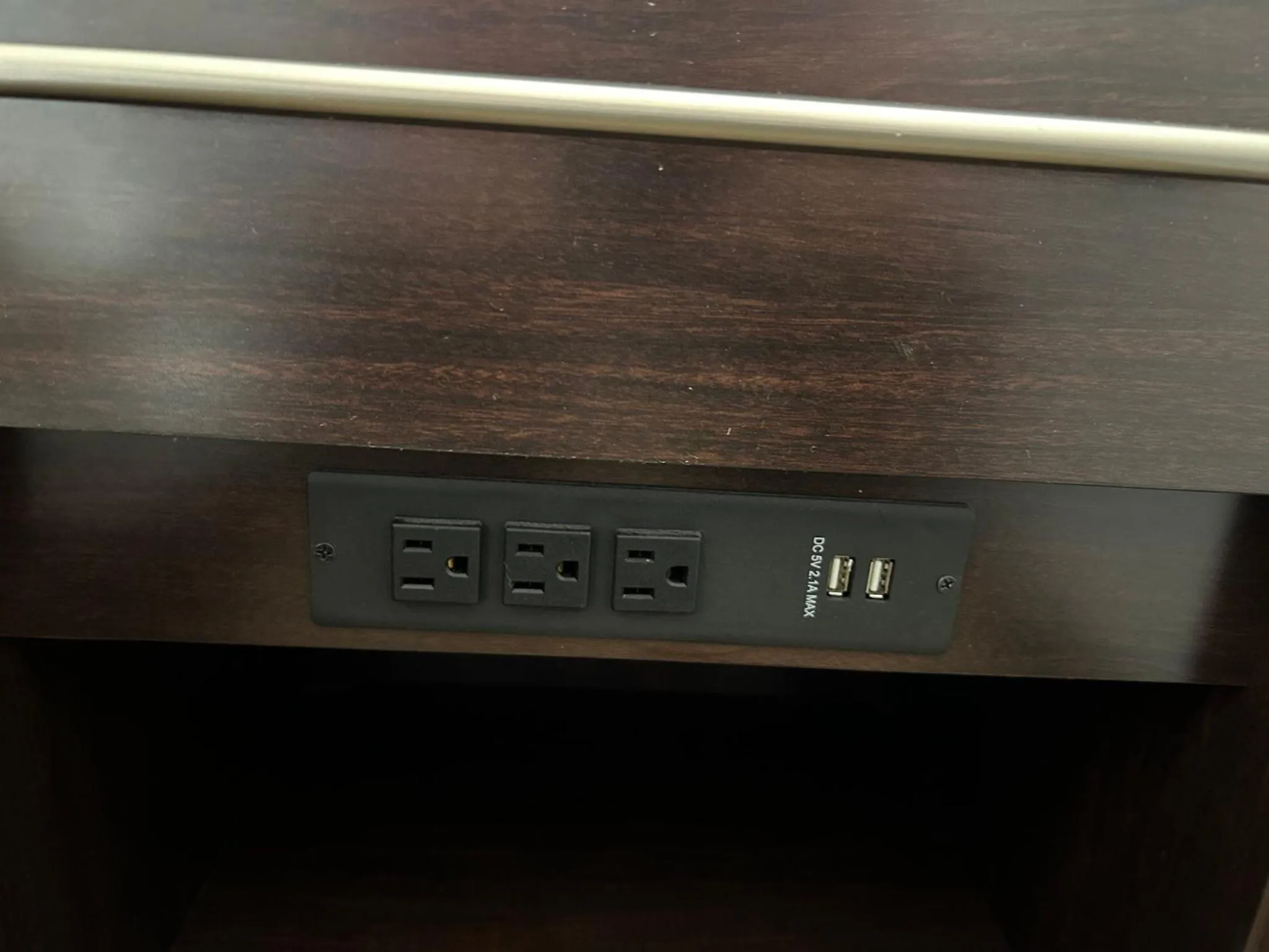 Photo of the whole room in HomeTowne Studios by Red Roof Montgomery - Midtown