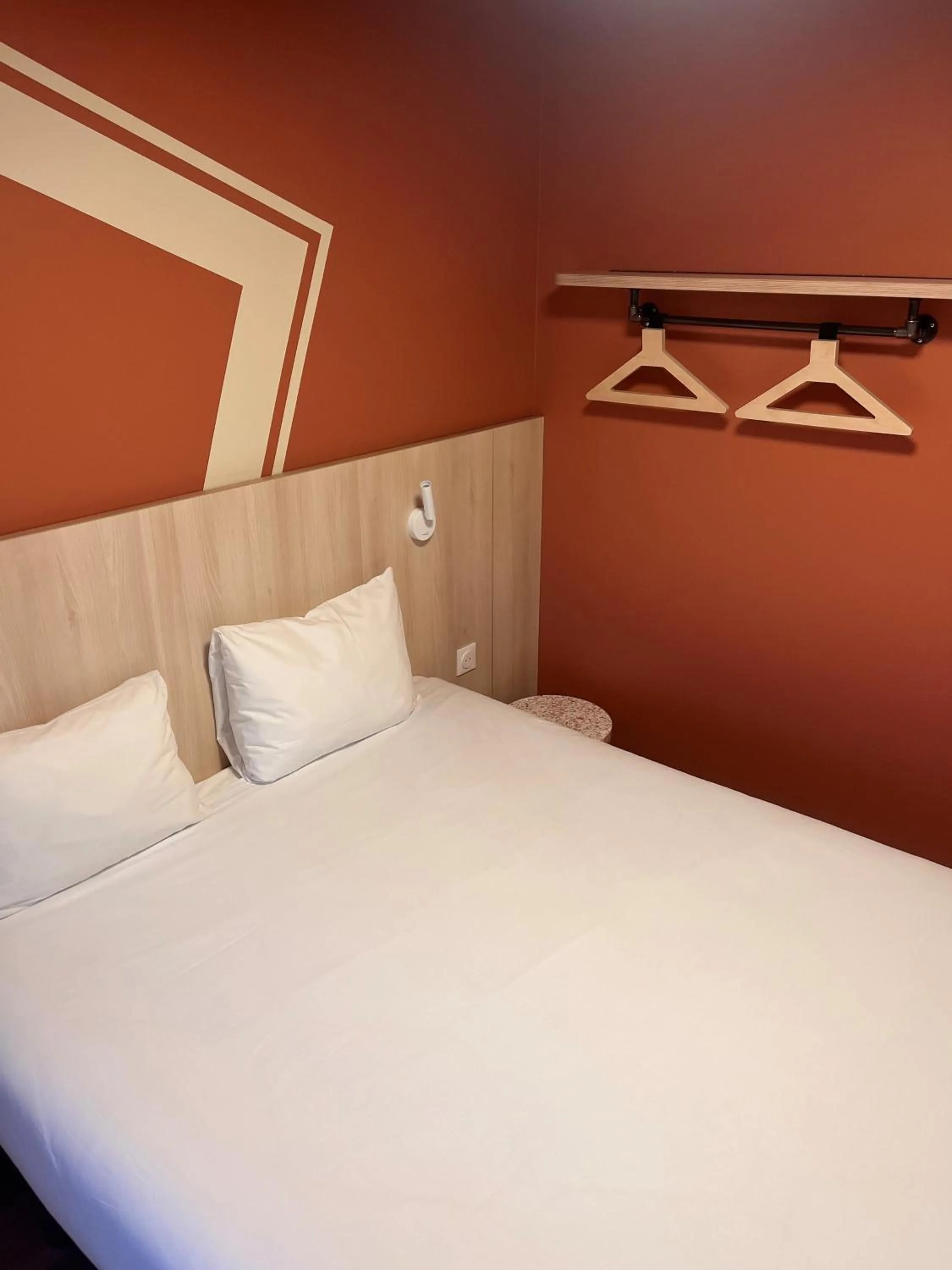 Bed in ibis budget Honfleur Centre