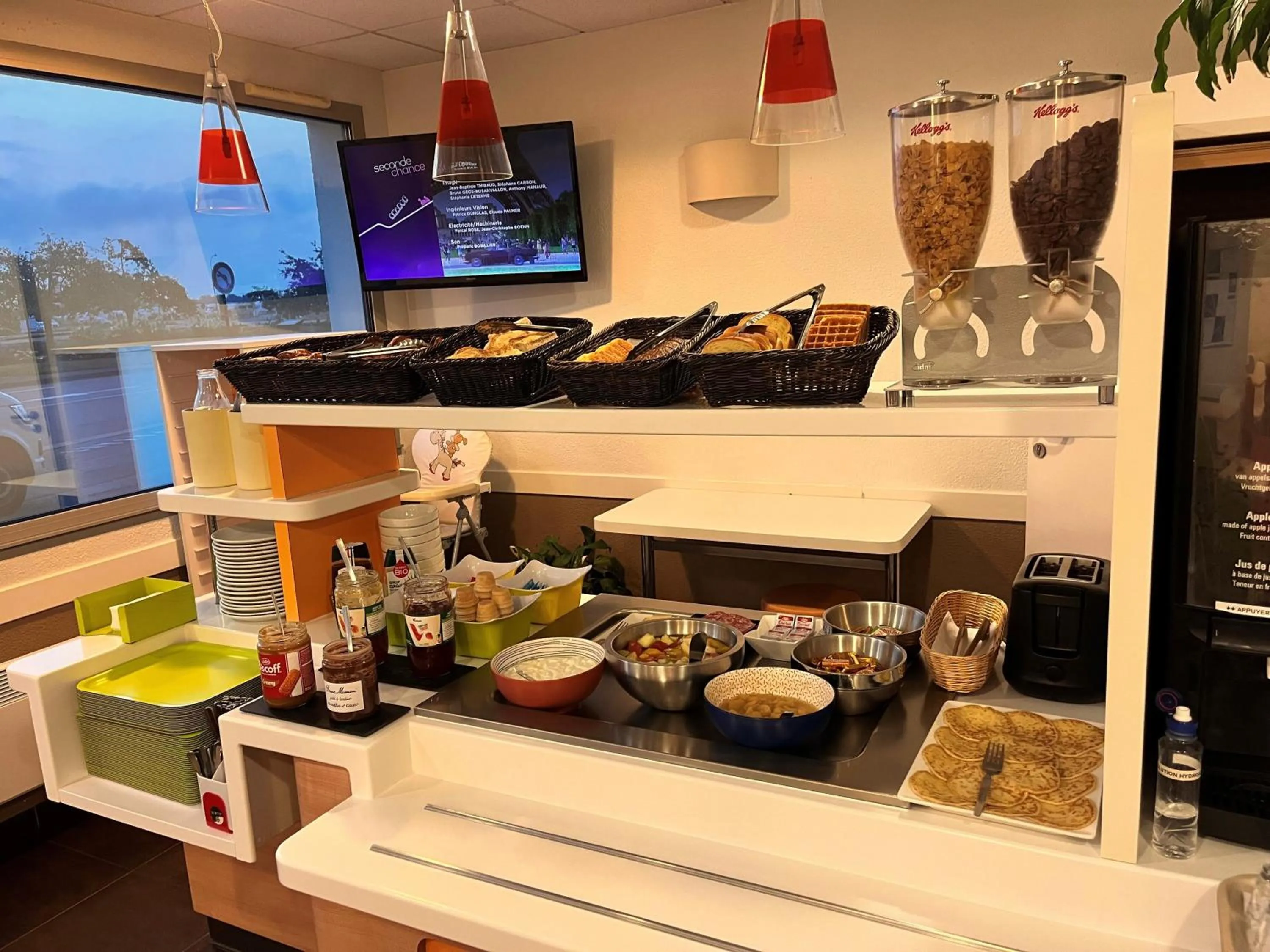 Breakfast in ibis budget Honfleur Centre