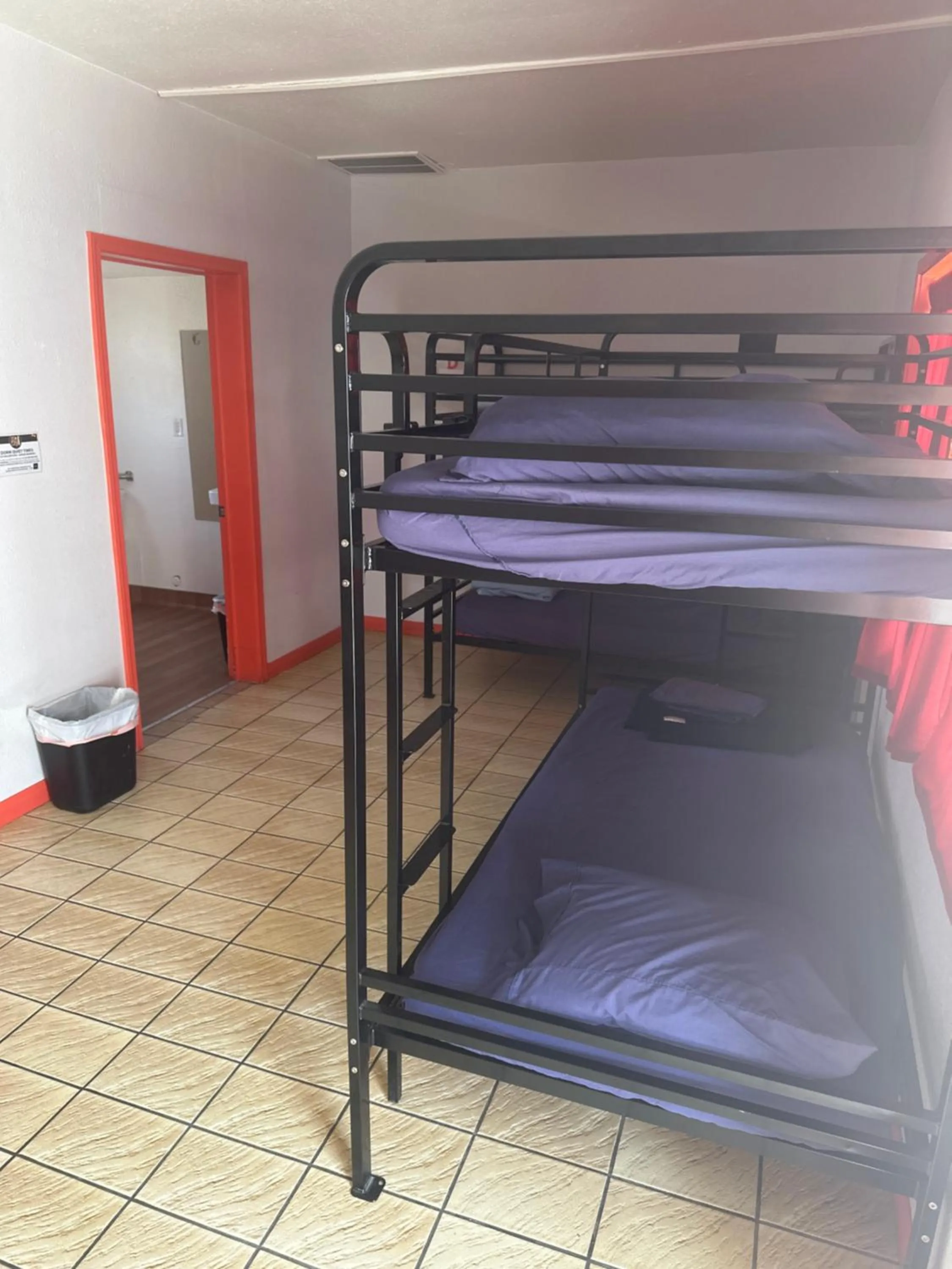 Bedroom, Bed in Sin City Hostel