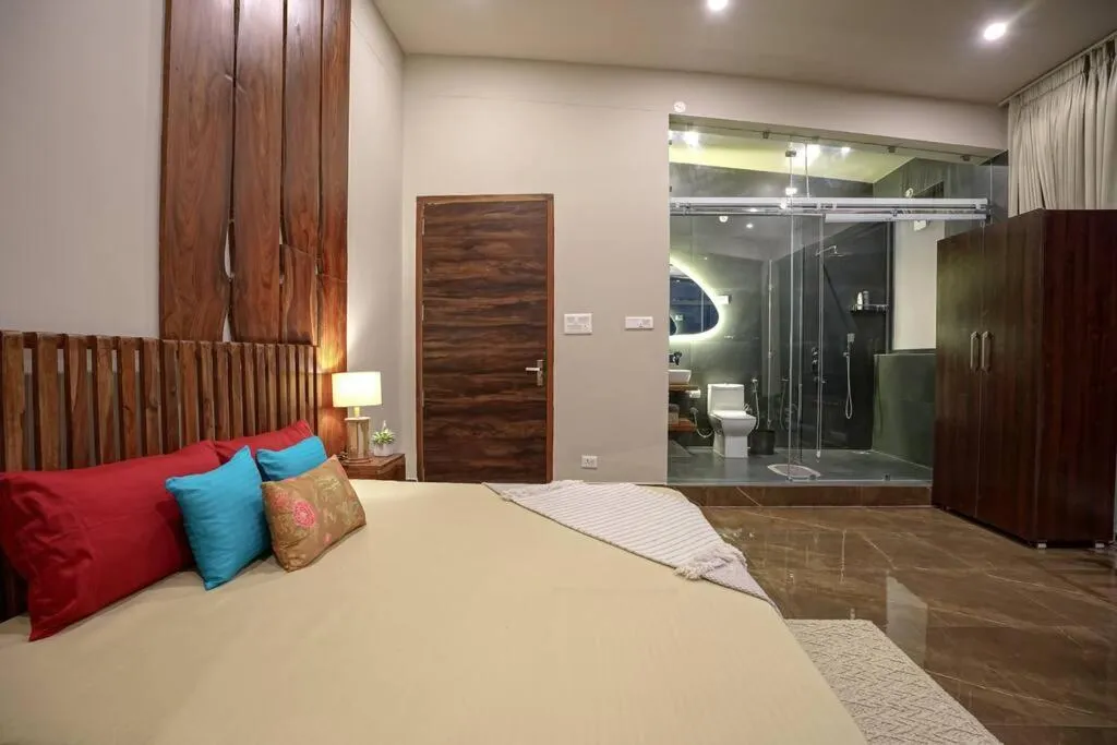 Photo of the whole room, Bed in LaRiSa Mountains & Martini Villa