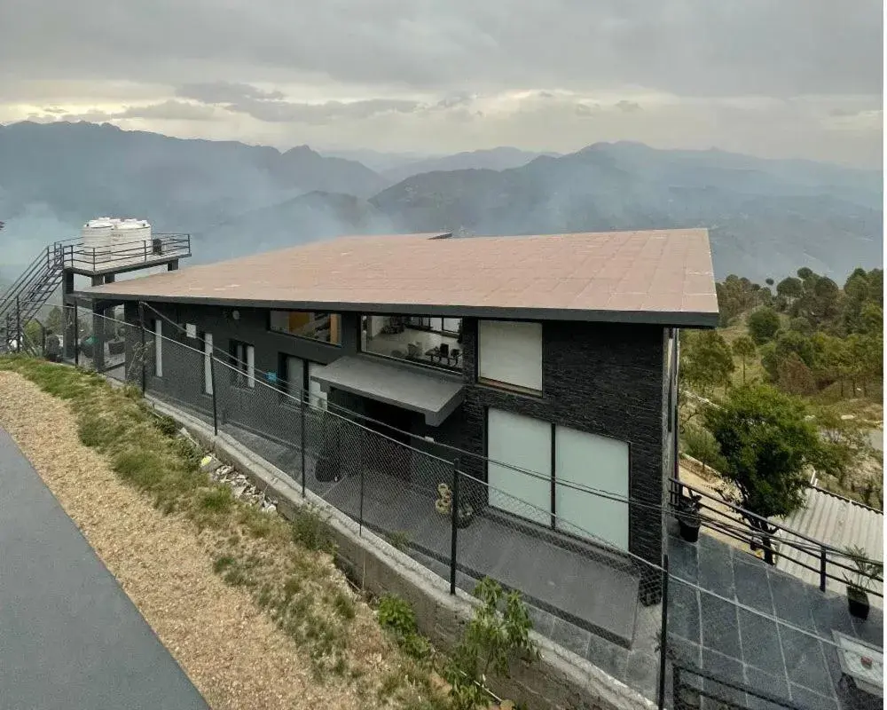 Three-Bedroom Villa in LaRiSa Mountains & Martini Villa Three-Bedroom Villa in LaRiSa Mountains & Martini Villa