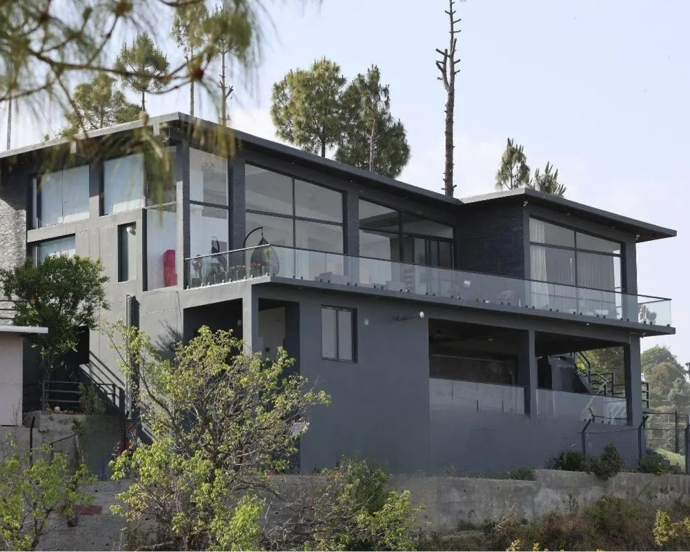 Property building in LaRiSa Mountains & Martini Villa