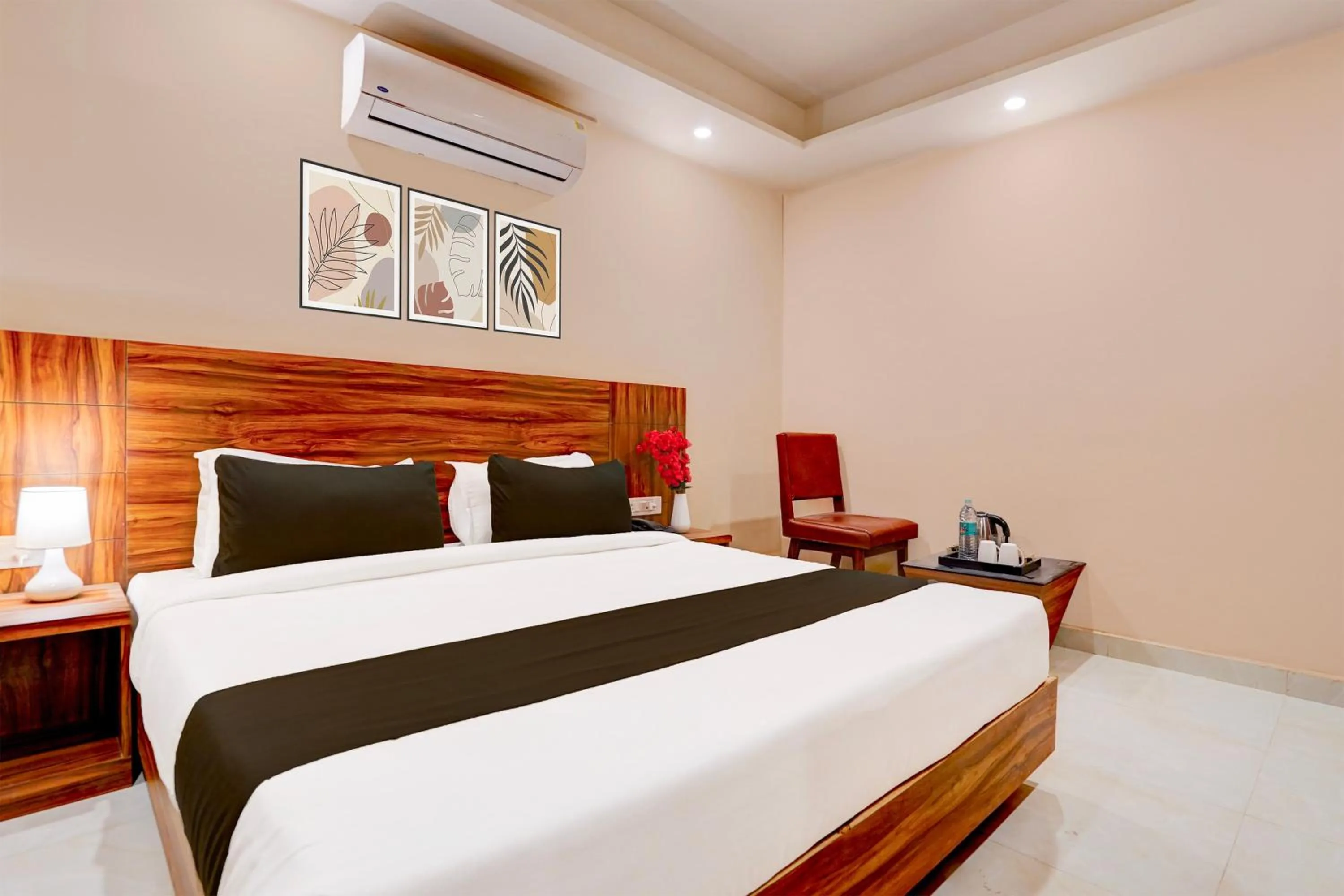 Bedroom, Bed in Super Townhouse Alwar Formerly Hotel Lindo Lugar