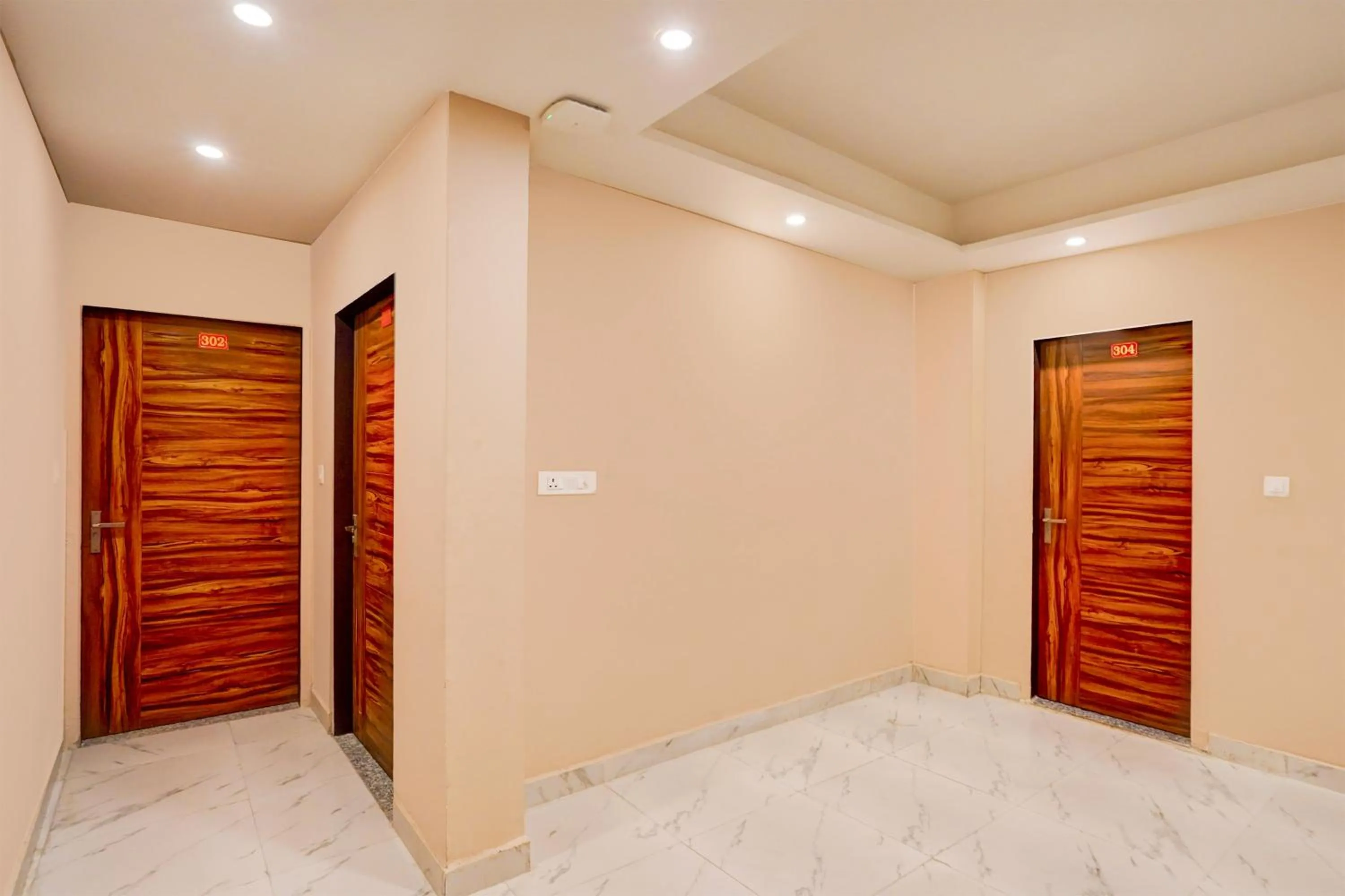 Lobby or reception in Super Townhouse Alwar Formerly Hotel Lindo Lugar