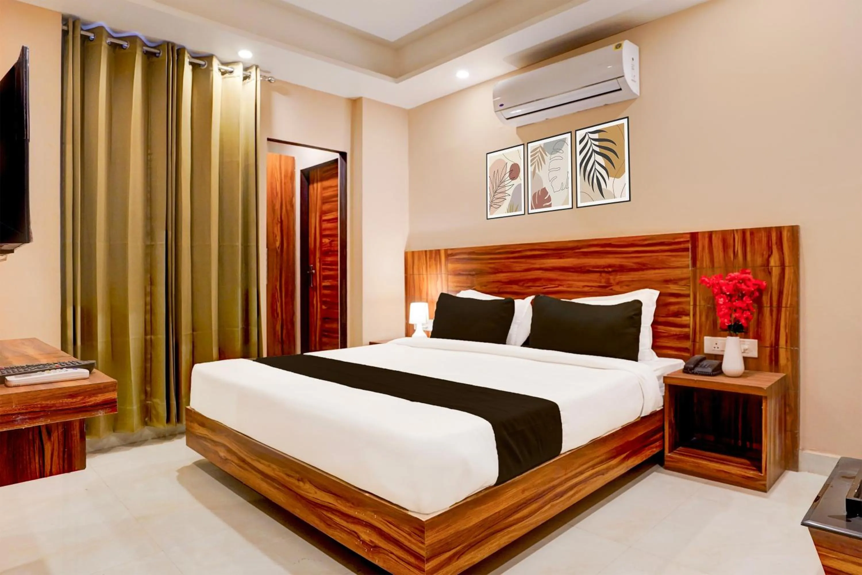 Bedroom, Bed in Super Townhouse Alwar Formerly Hotel Lindo Lugar