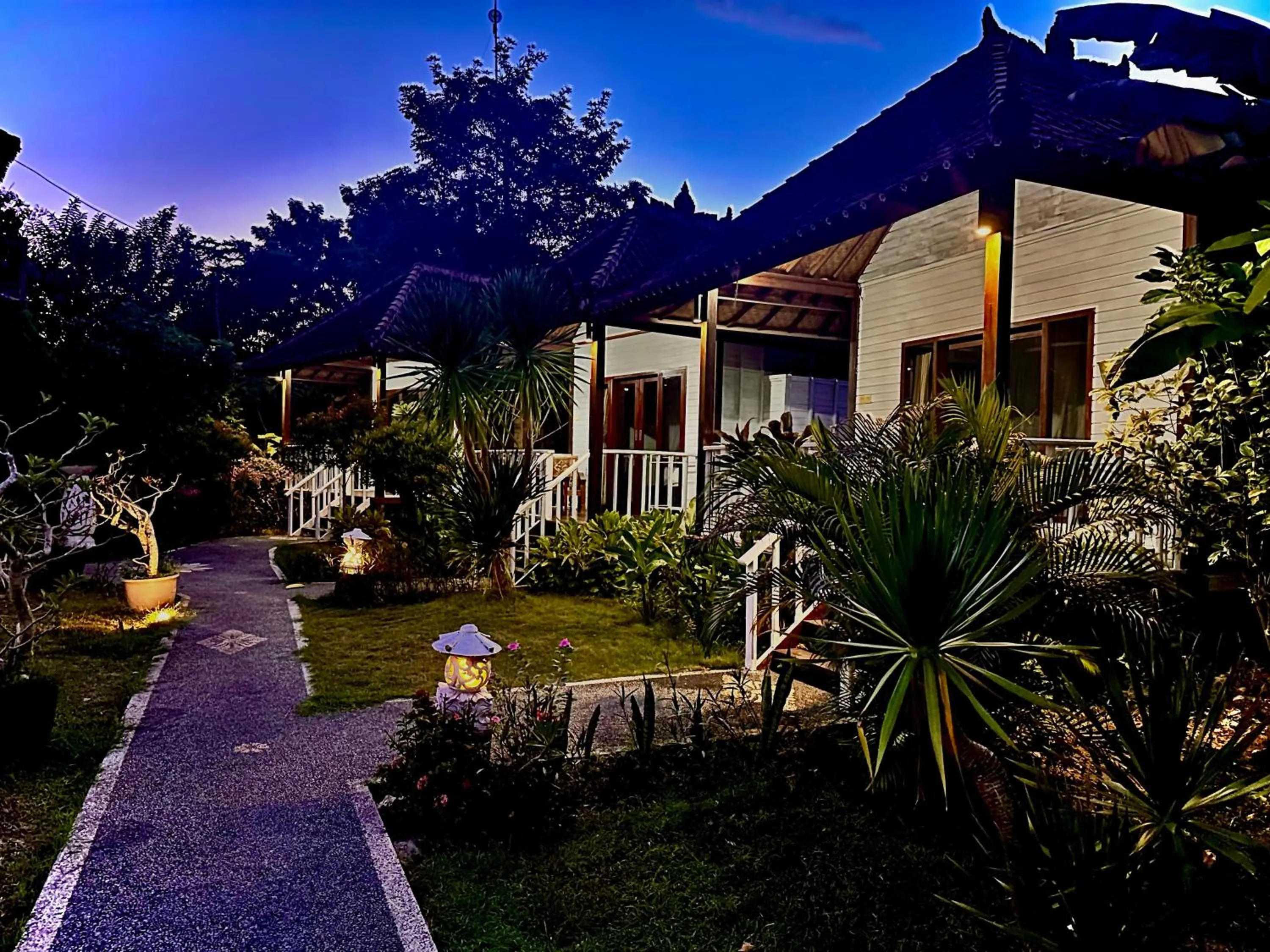 Property building in D mas huts lembongan