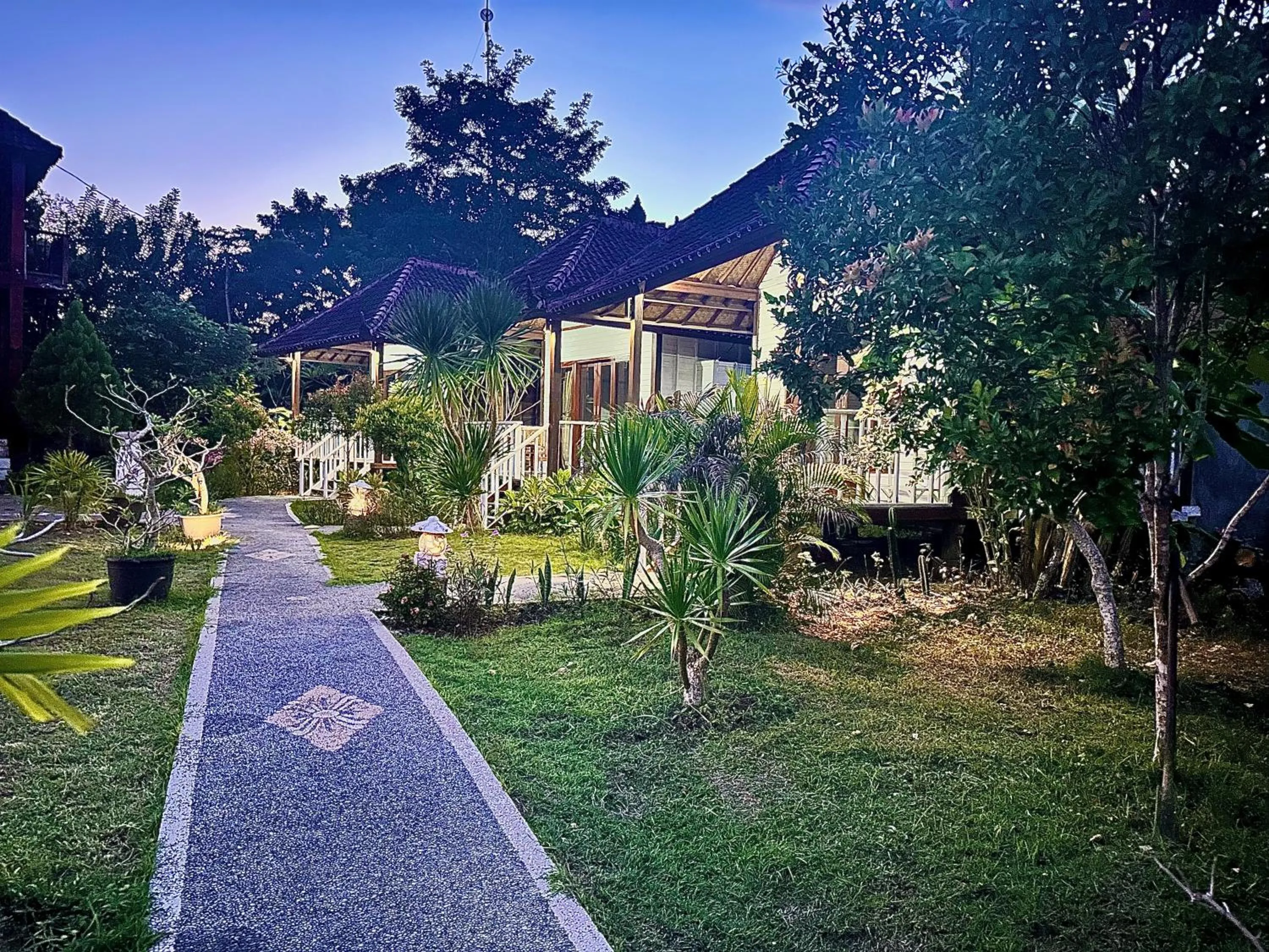 Property building in D mas huts lembongan