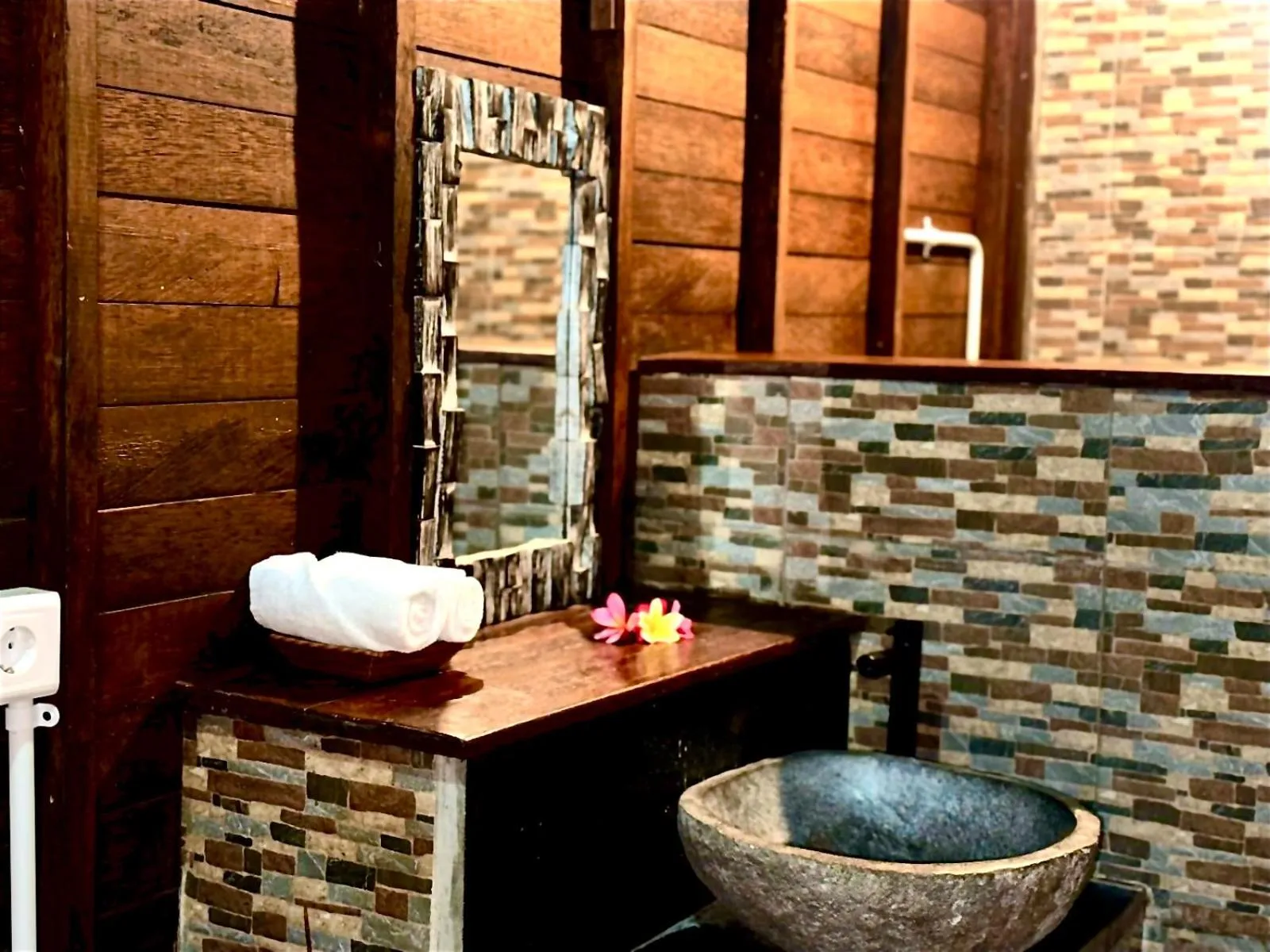 Bathroom in D mas huts lembongan