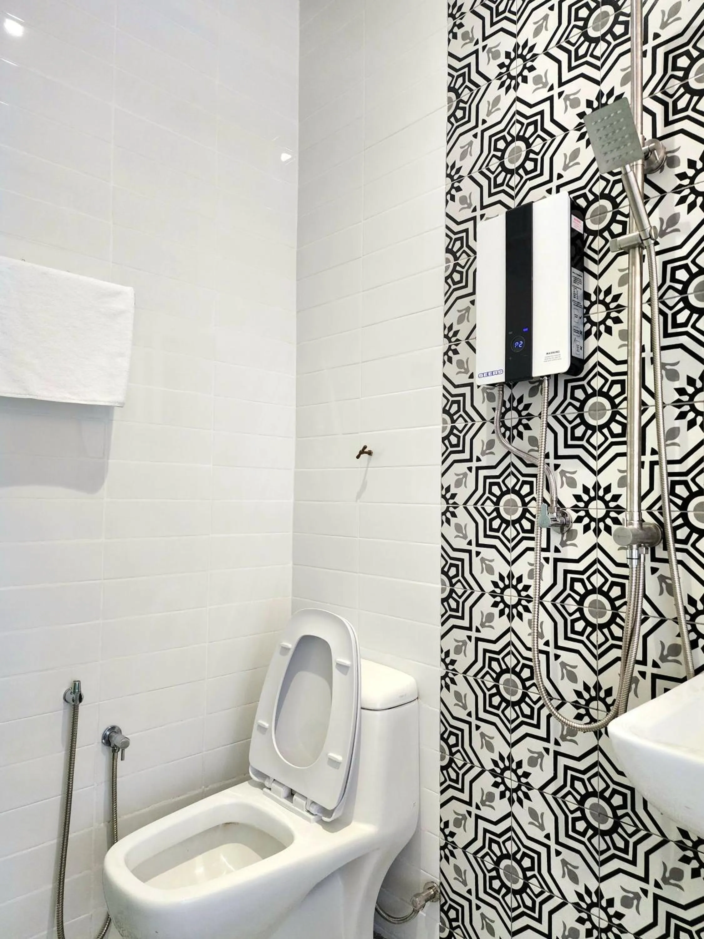 Toilet in Georgetown AY Hotel