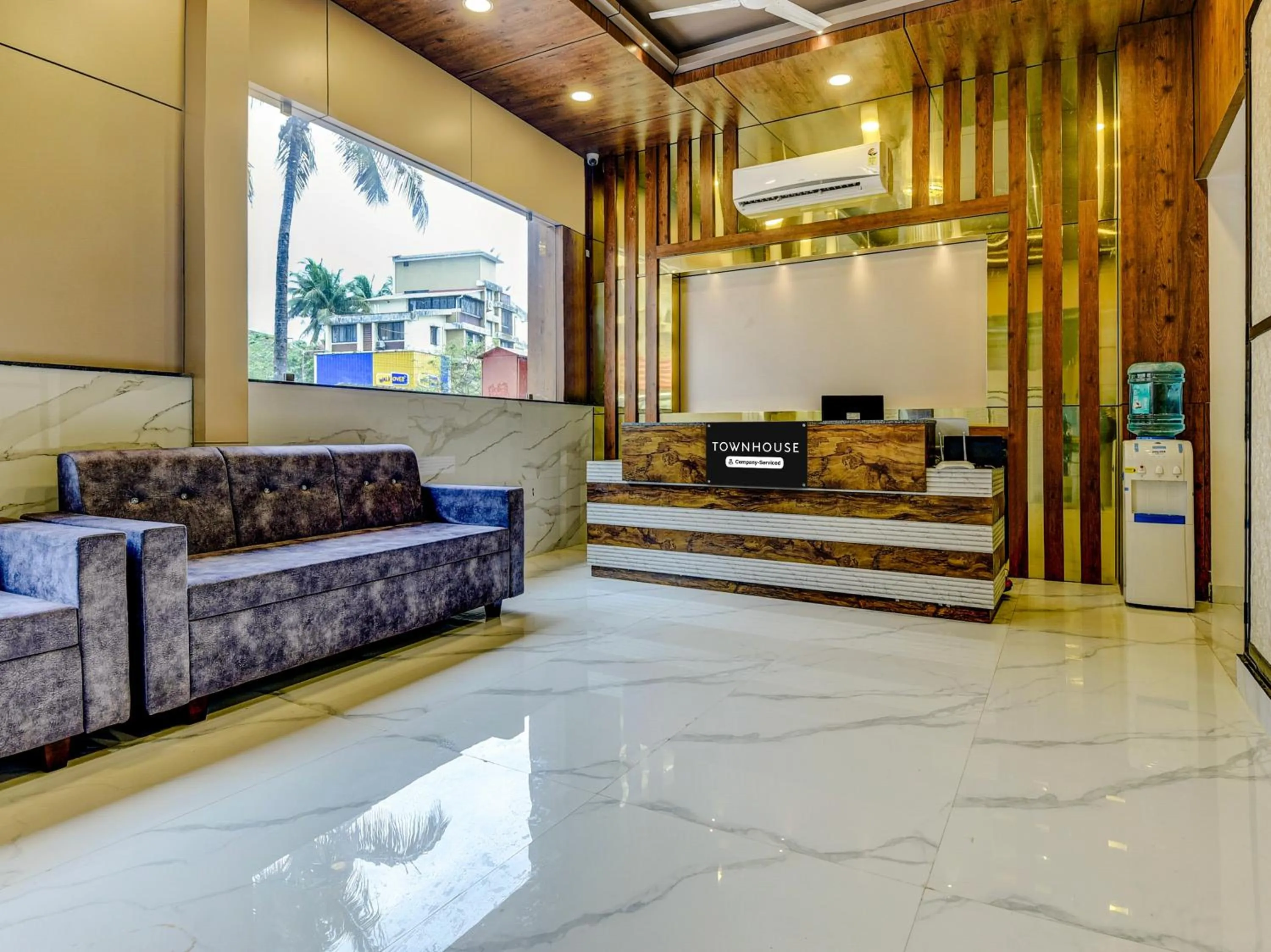 Lobby or reception in Super Townhouse Madgaon
