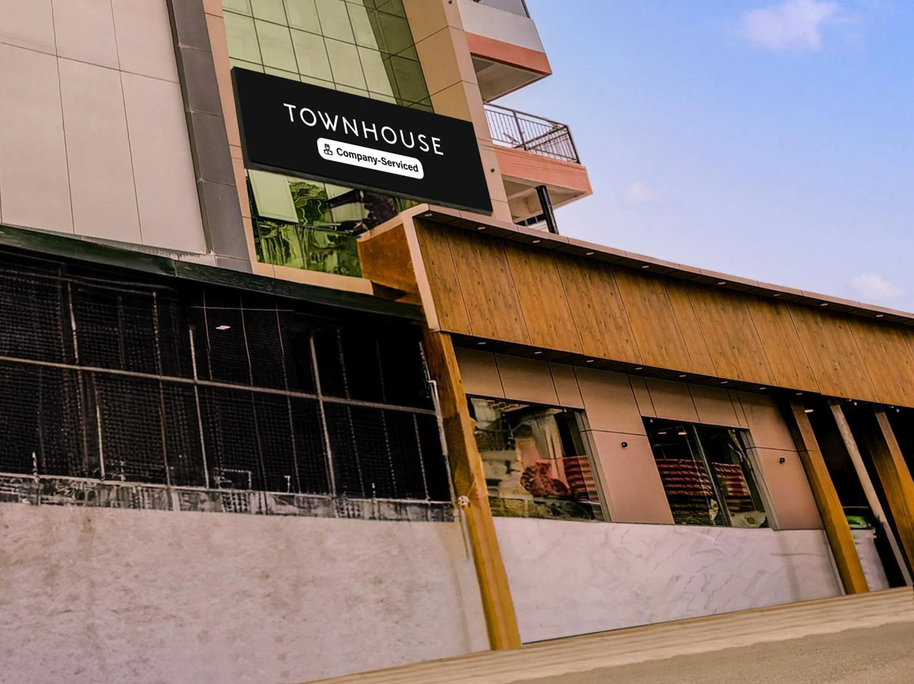 Facade/entrance in Super Townhouse Madgaon