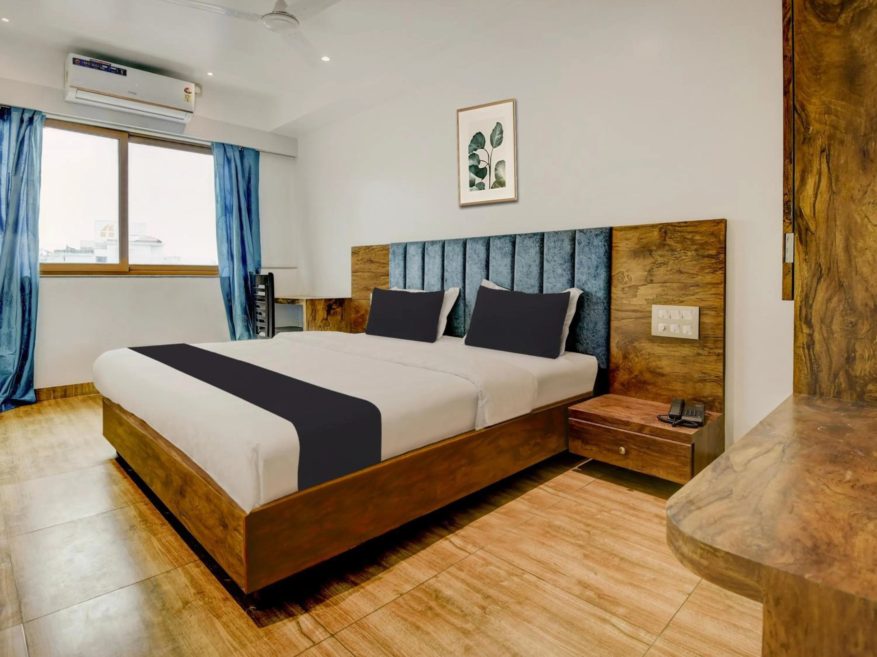 Bedroom, Bed in Super Townhouse Madgaon