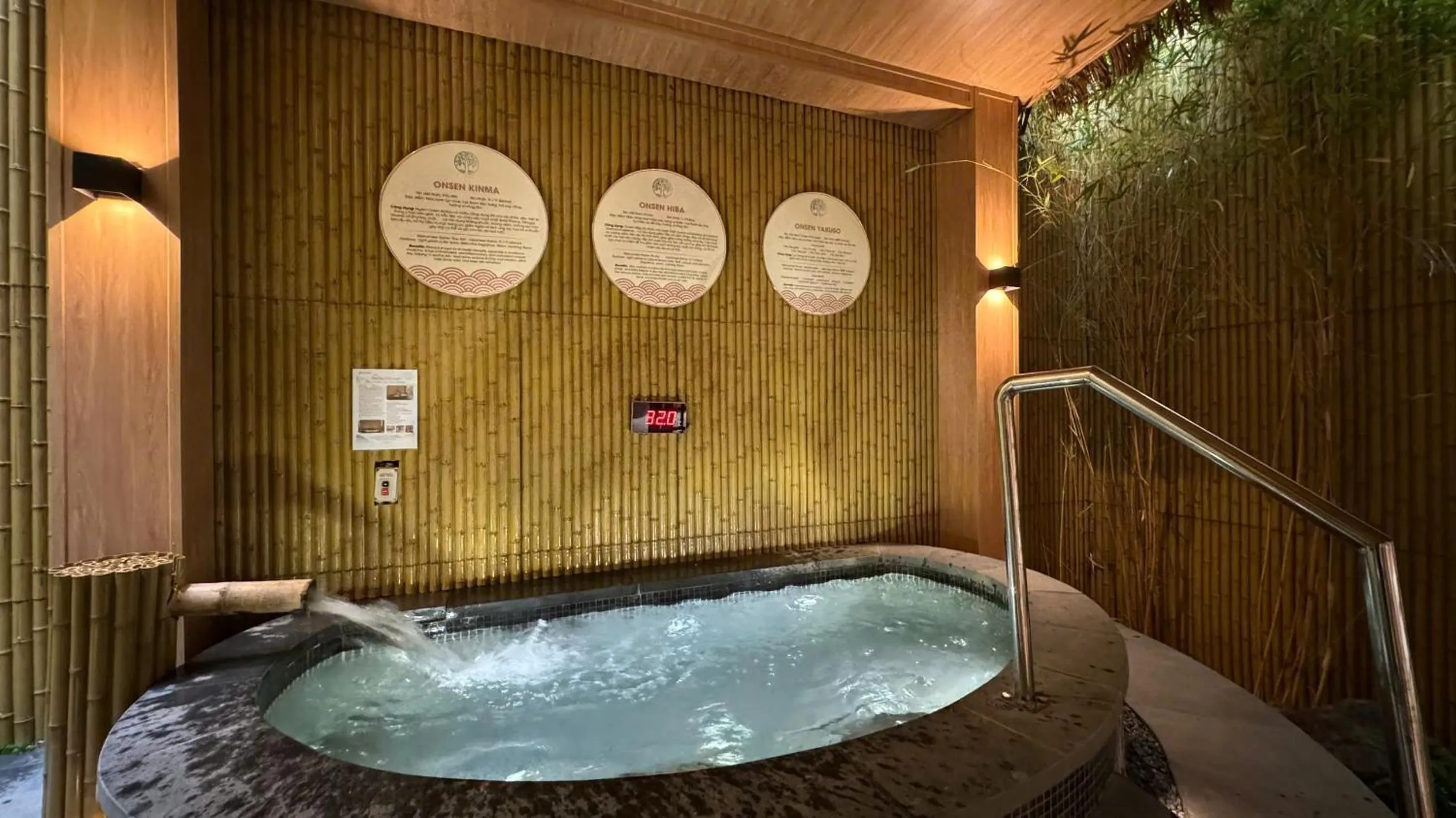 Hot Tub in Flamingos Hải Tiến