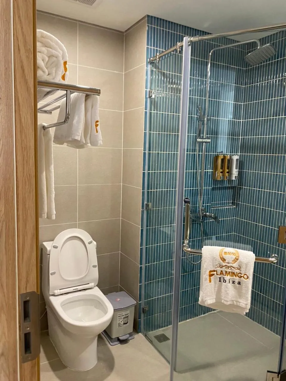 Toilet in Flamingos Hải Tiến