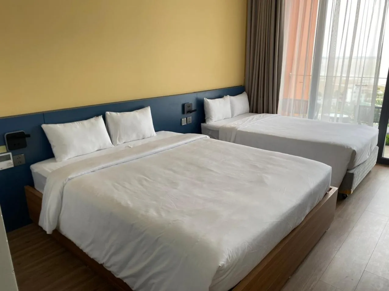 Bed in Flamingos Hải Tiến